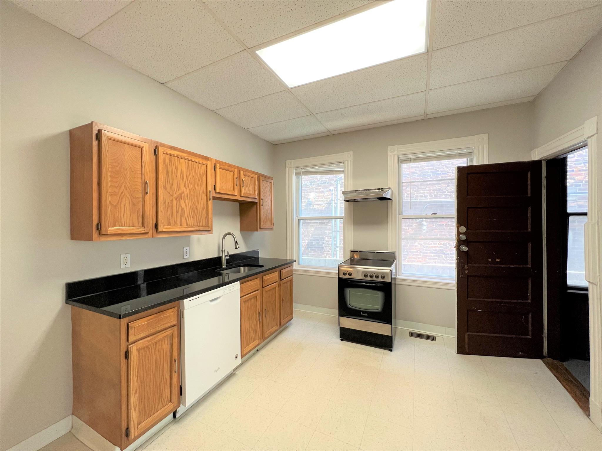 3 bed, 1 bath apartment for rent at 12 Pleasant St Unit 12, Central Square