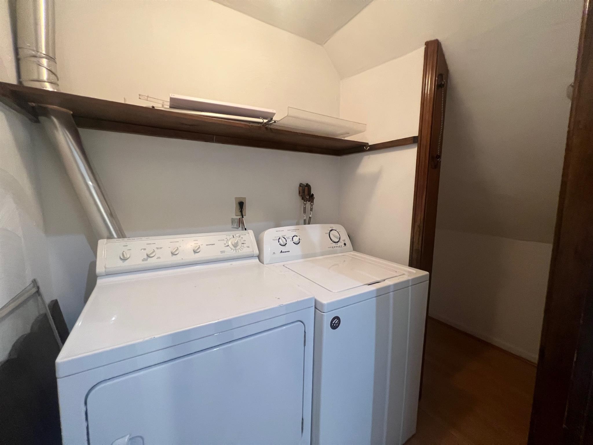 2.5 bed, 1 bath apartment for rent at 186 Powder House Blvd, Teele Square — photo 3 of 17