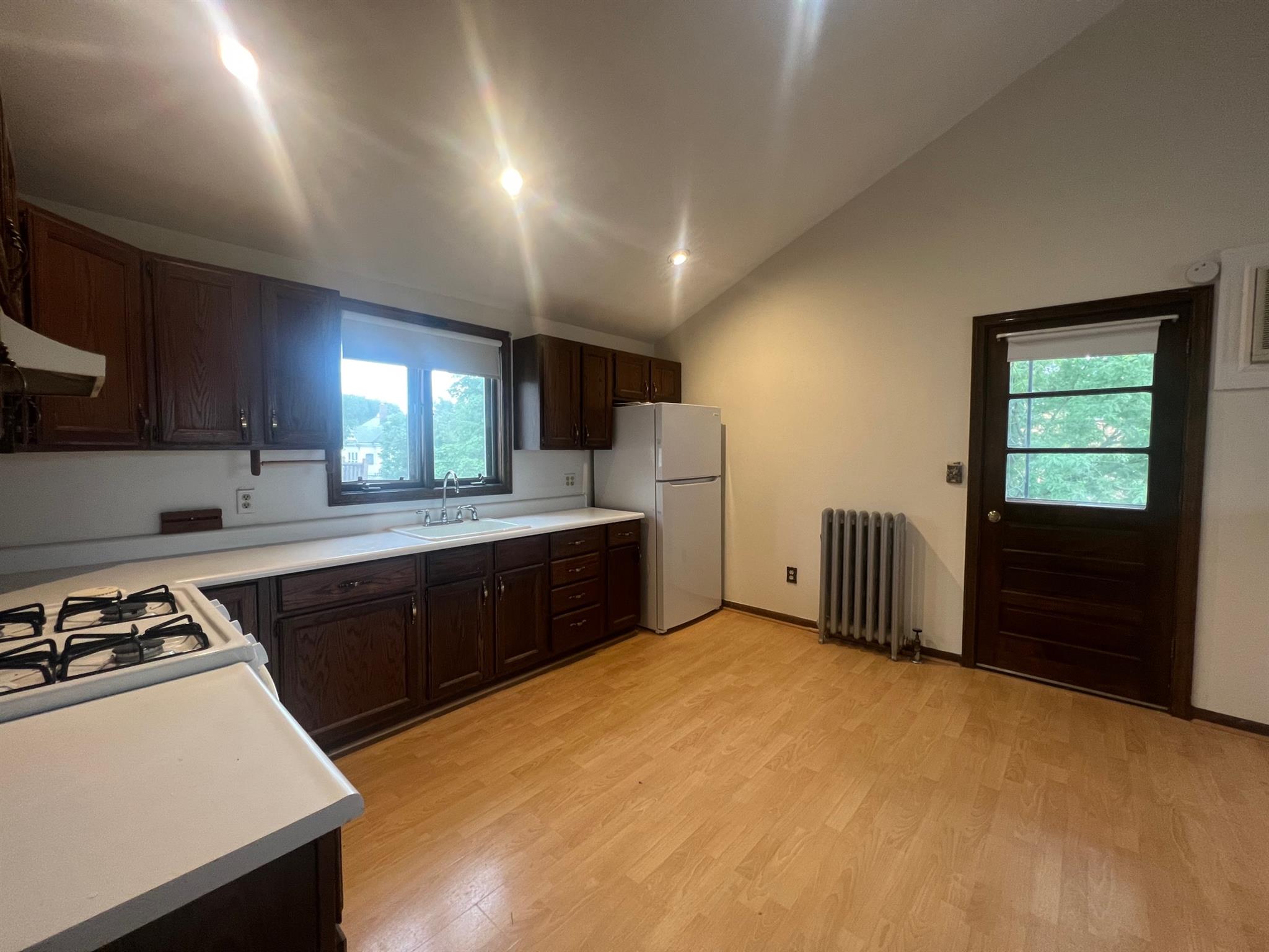 2.5 bed, 1 bath apartment for rent at 186 Powder House Blvd, Teele Square — photo 4 of 17