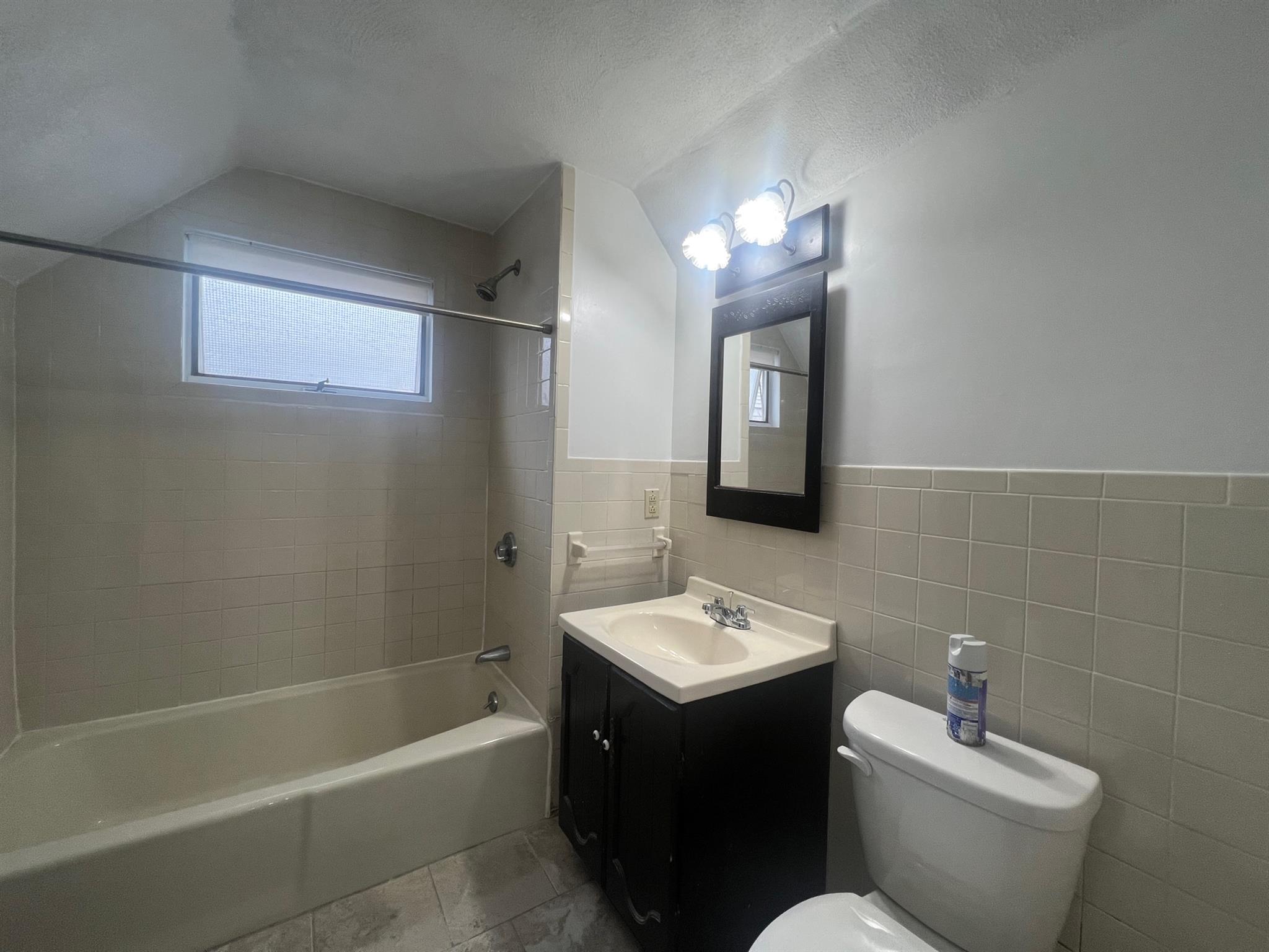 2.5 bed, 1 bath apartment for rent at 186 Powder House Blvd, Teele Square — photo 8 of 17