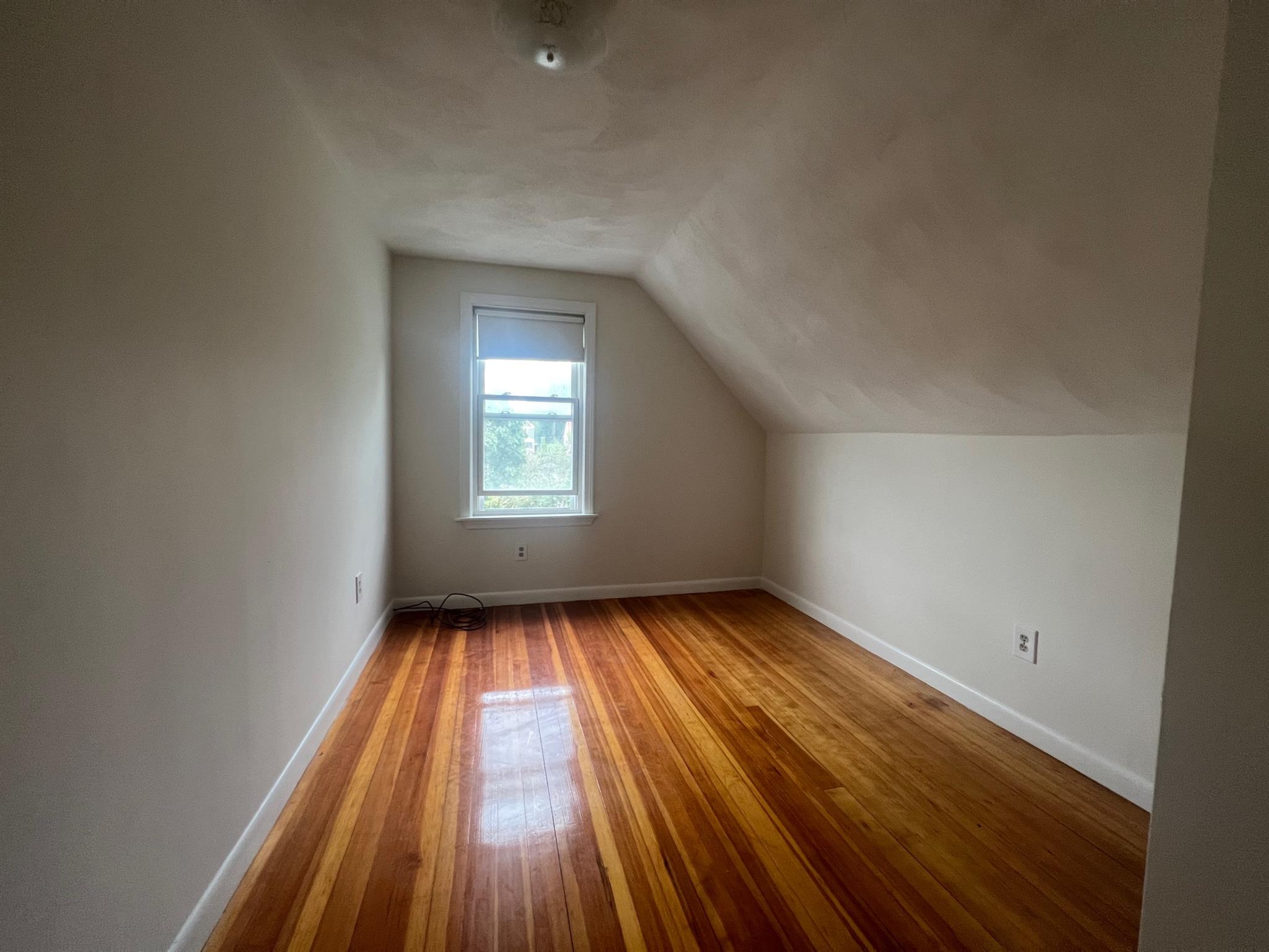 2.5 bed, 1 bath apartment for rent at 186 Powder House Blvd, Teele Square — photo 9 of 17