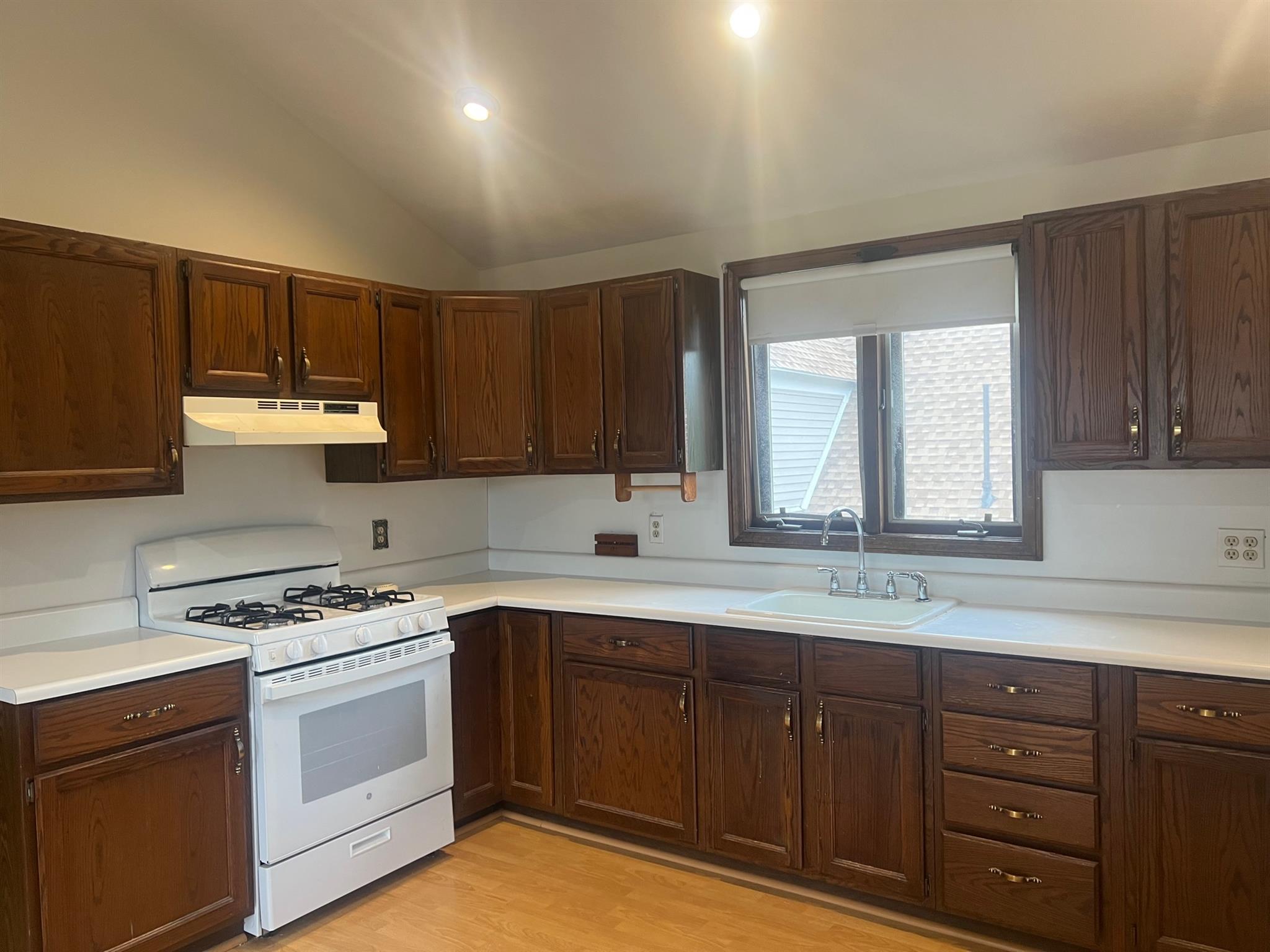 2.5 bed, 1 bath apartment for rent at 186 Powder House Blvd, Teele Square — photo 15 of 17