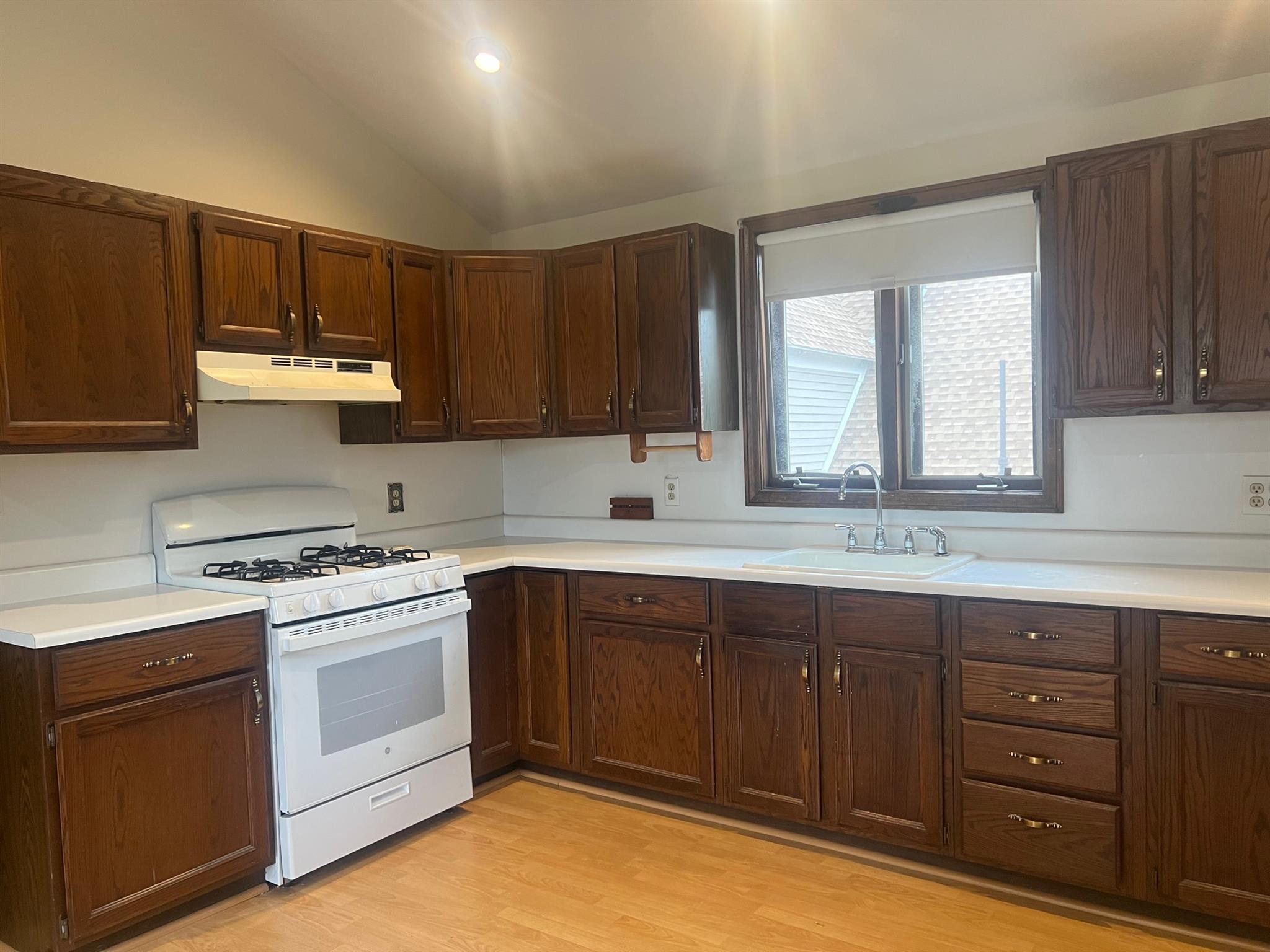 2.5 bed, 1 bath apartment for rent at 186 Powder House Blvd, Teele Square — photo 16 of 17