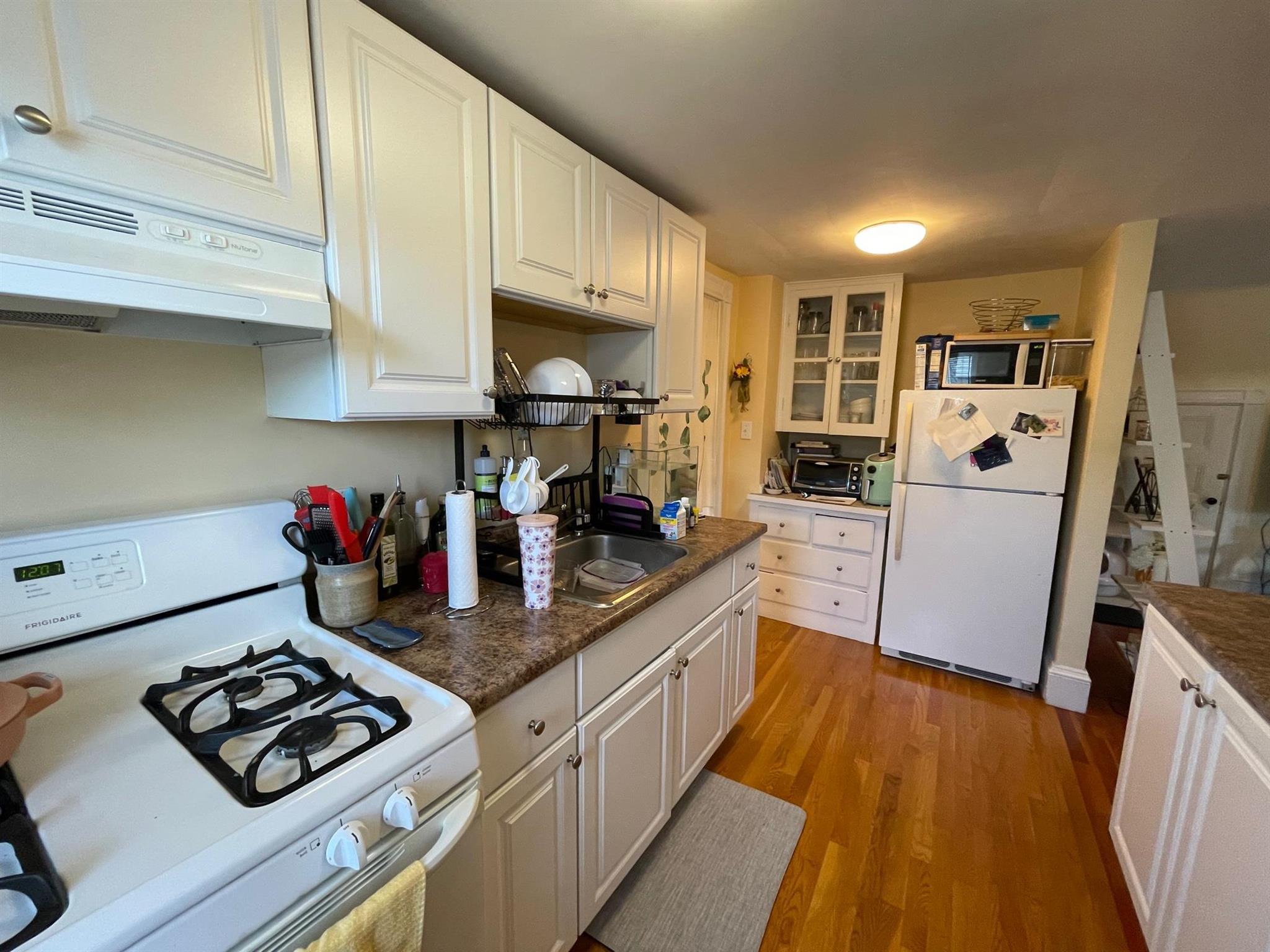 2 bed, 1 bath apartment for rent at 32 Pearson Rd Unit 3, Ball Square — photo 9 of 15