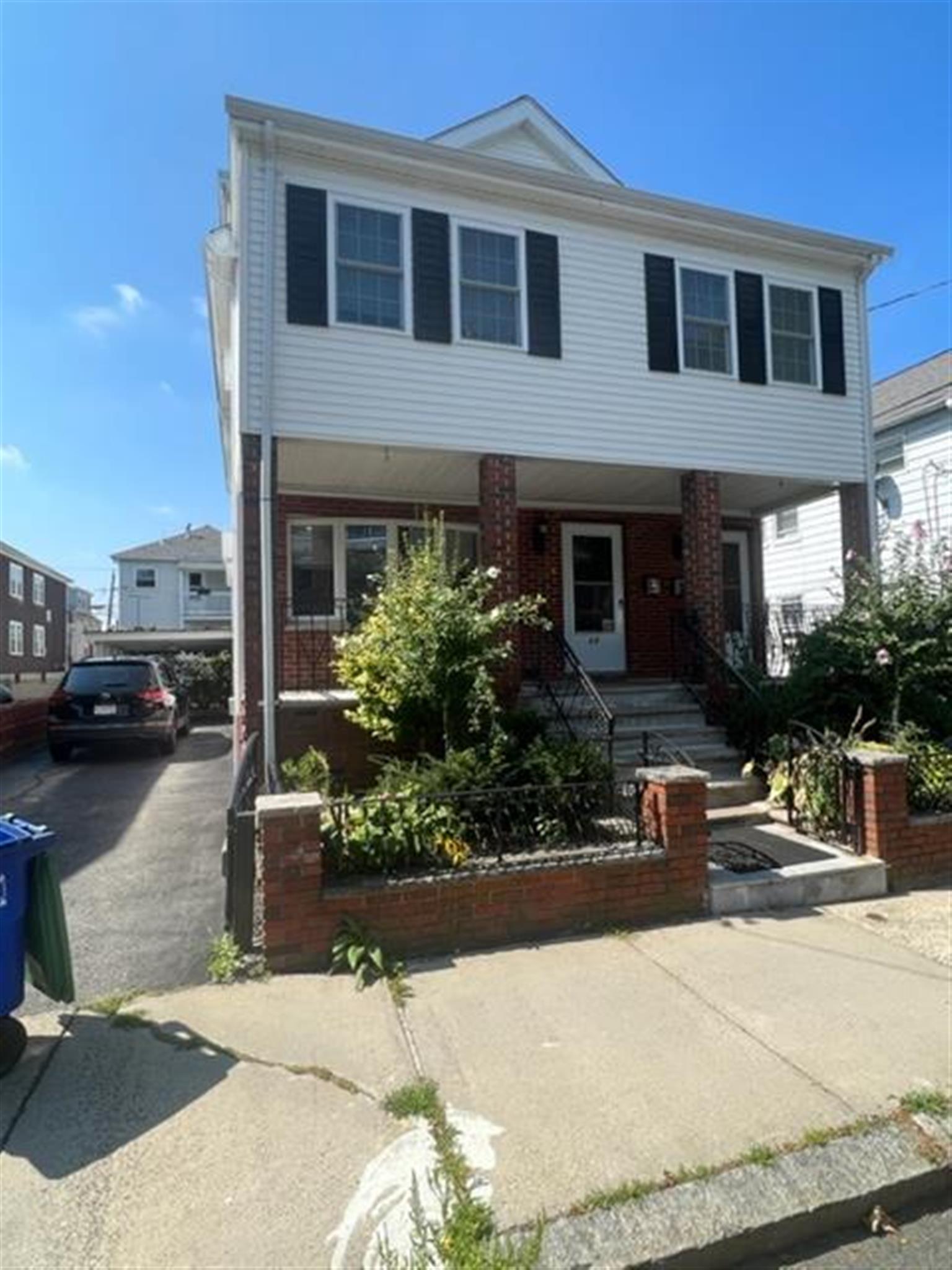 3 bed, 1 bath apartment for rent at 22 Gordon St Unit 1, Teele Square — photo 2 of 12