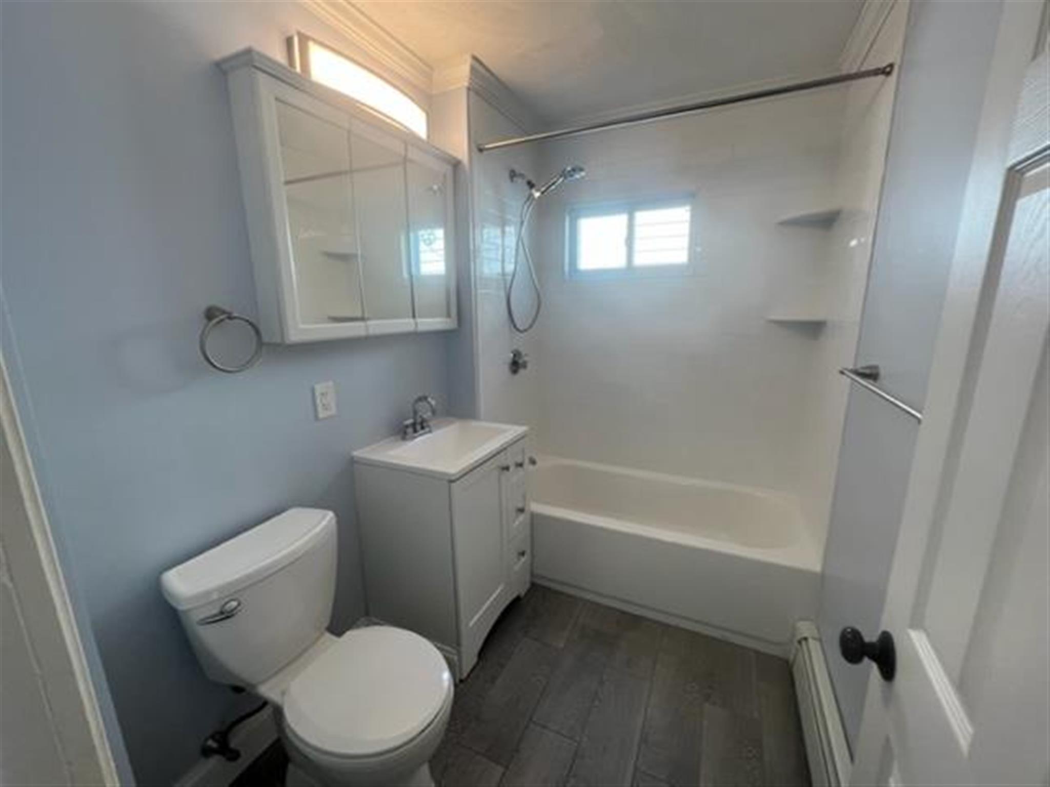 3 bed, 1 bath apartment for rent at 22 Gordon St Unit 1, Teele Square — photo 3 of 12