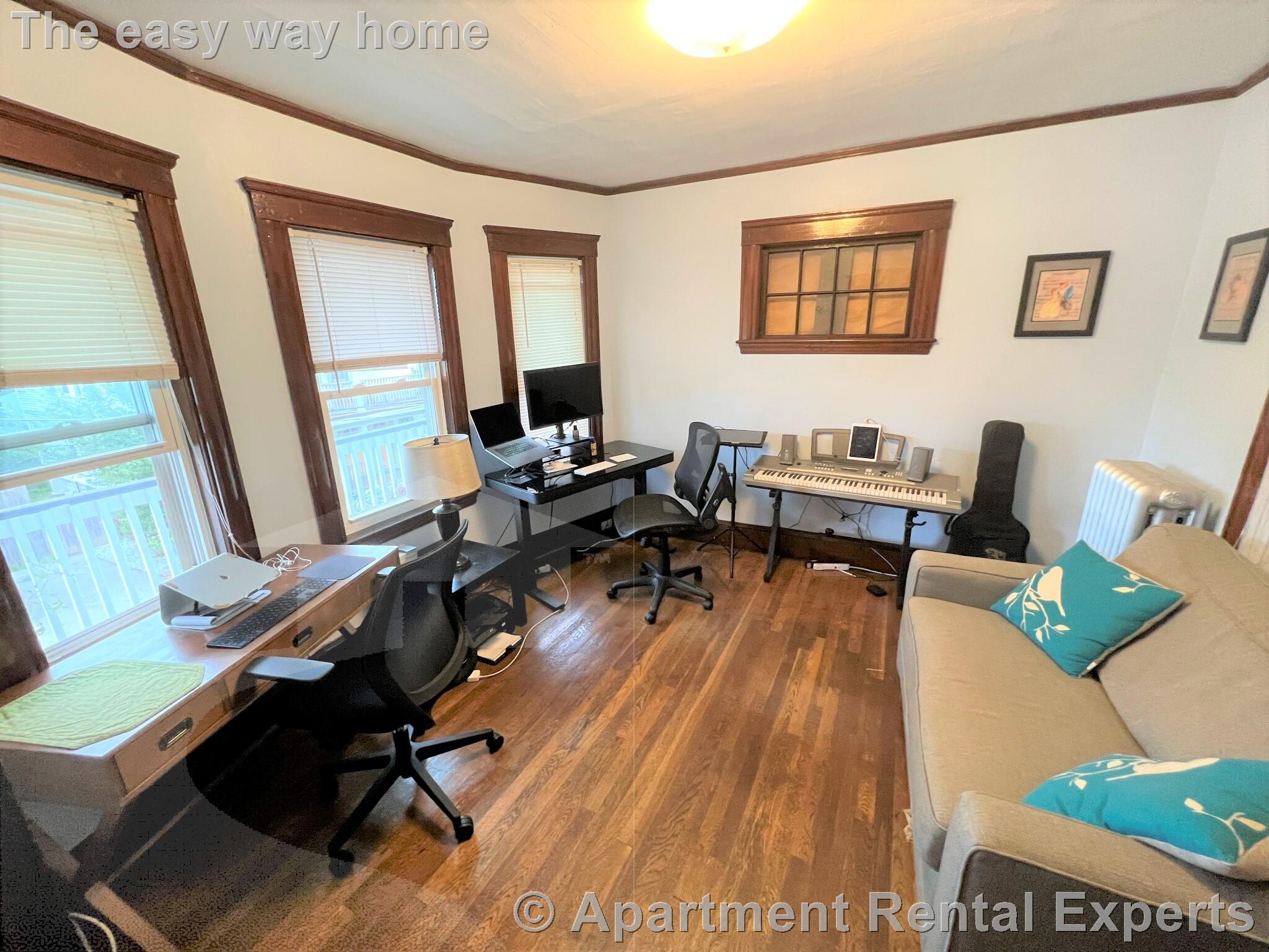 16-18 Silvey Pl, Porter Square