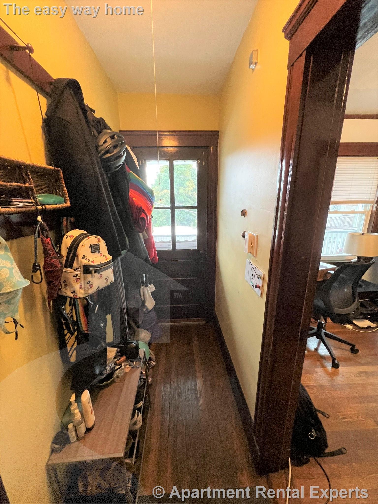 16-18 Silvey Pl, Porter Square