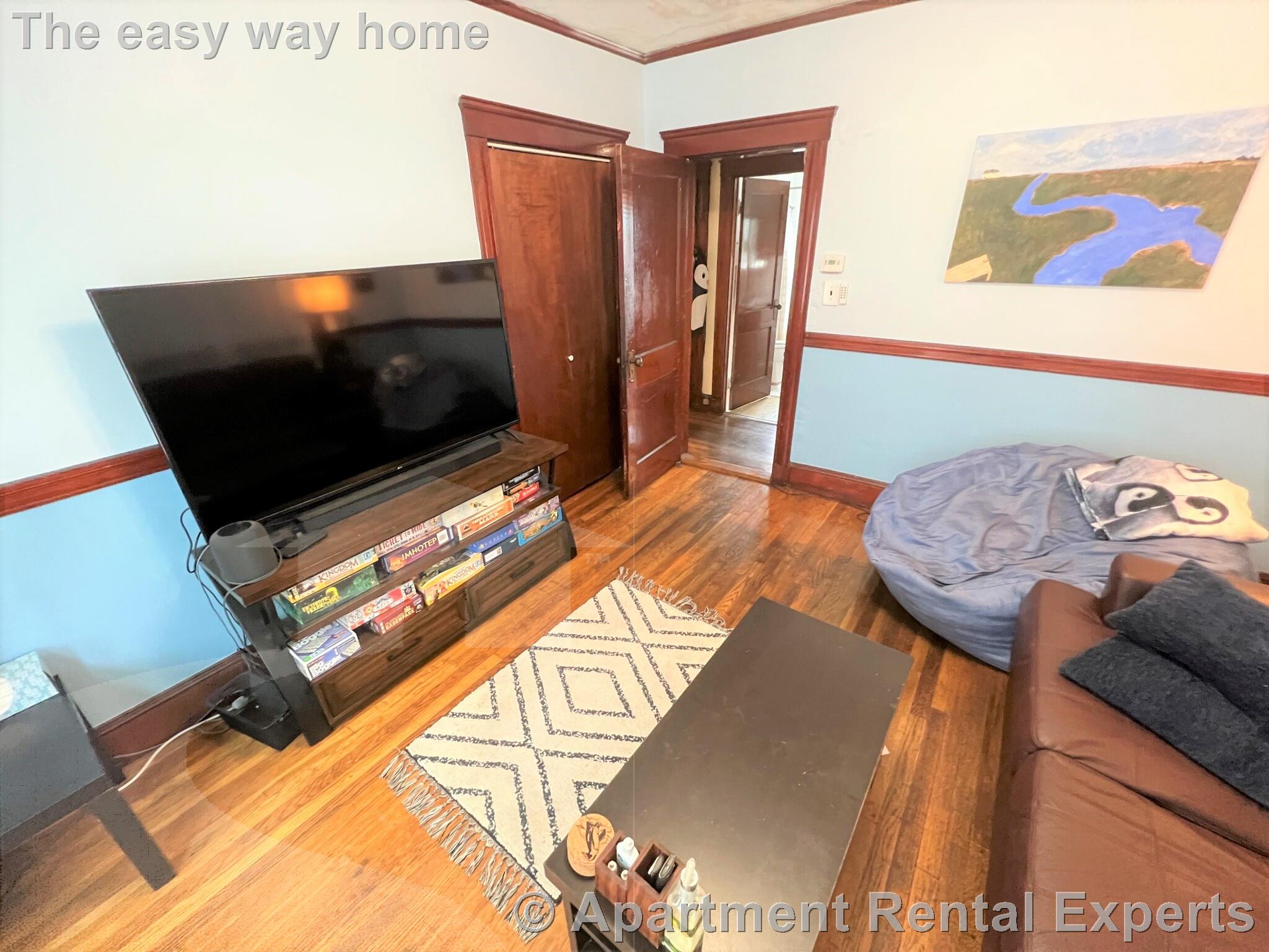 16-18 Silvey Pl, Porter Square