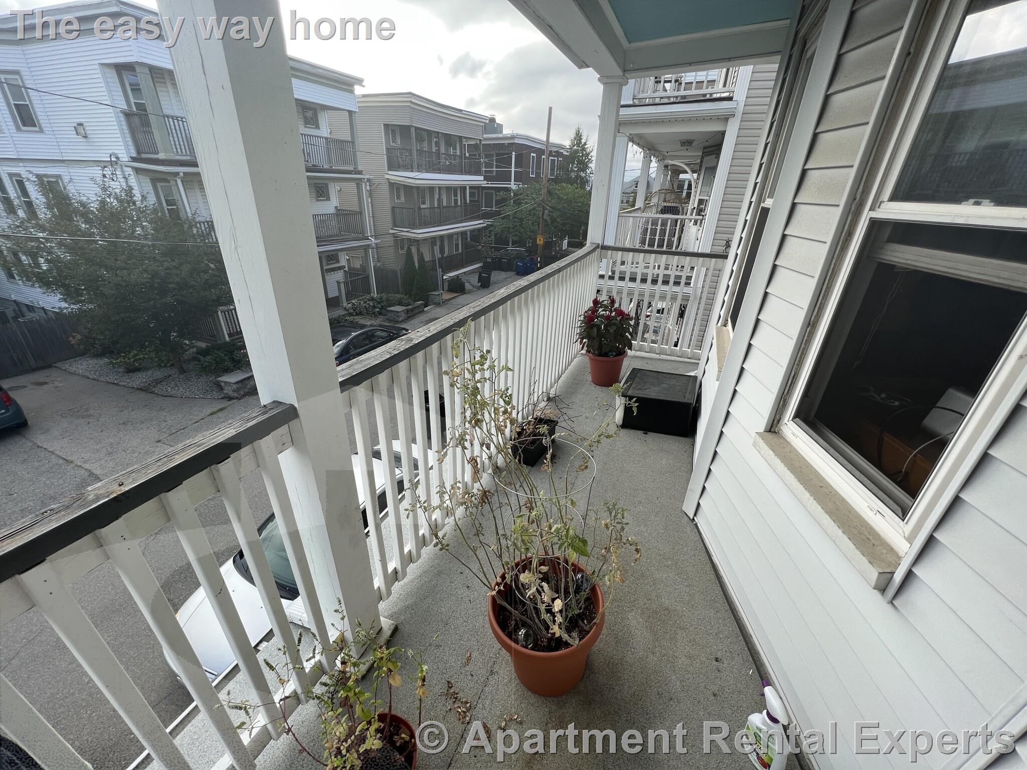 16-18 Silvey Pl, Porter Square