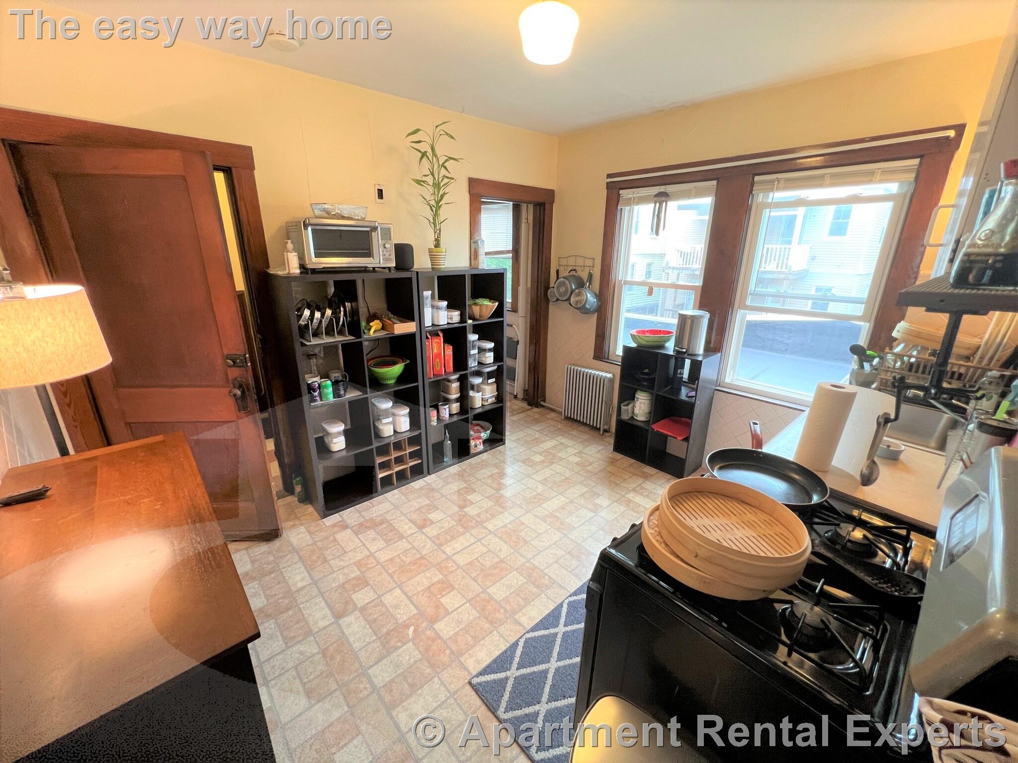 16-18 Silvey Pl, Porter Square