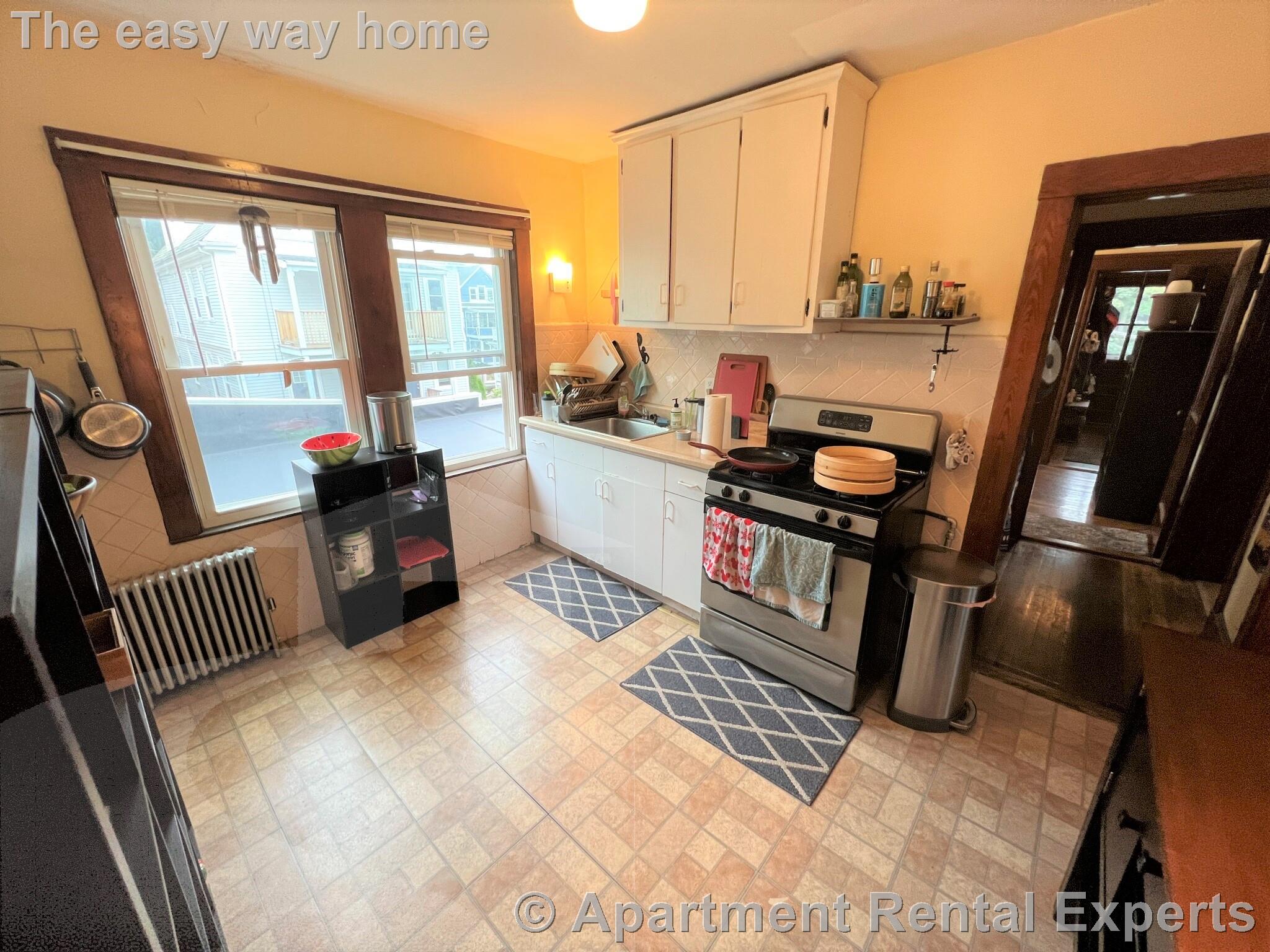 16-18 Silvey Pl, Porter Square
