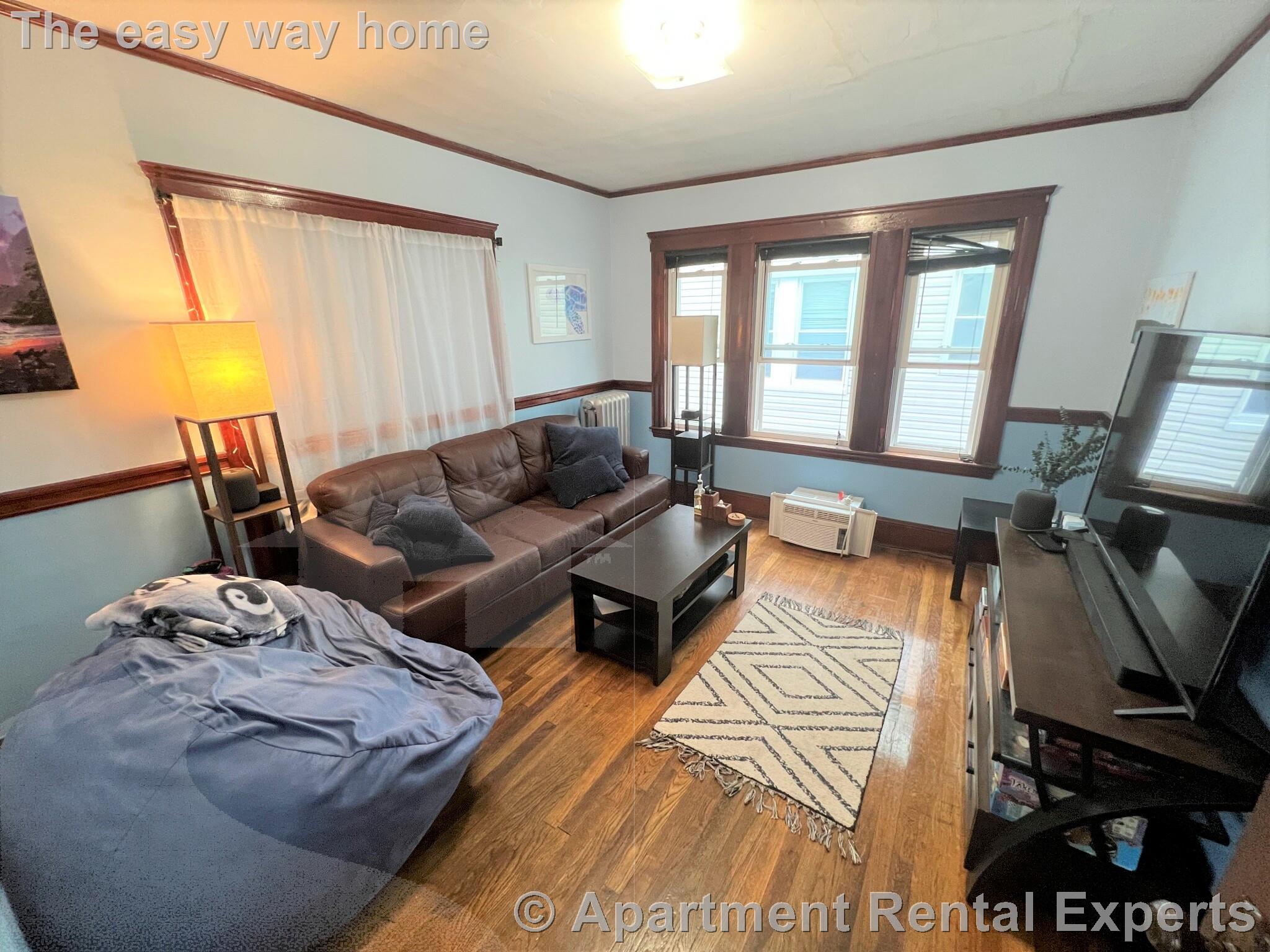 16-18 Silvey Pl, Porter Square