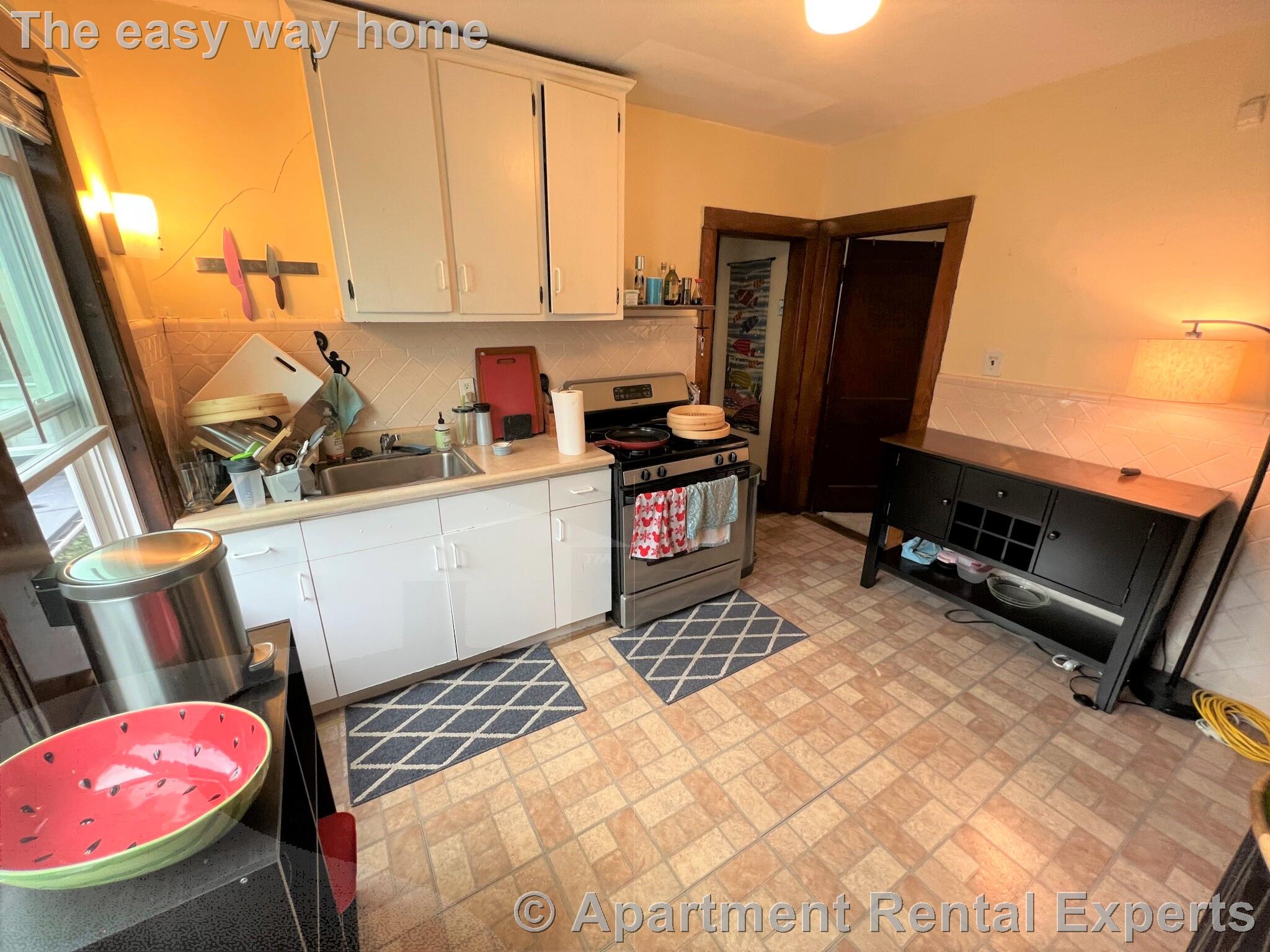 16-18 Silvey Pl, Porter Square