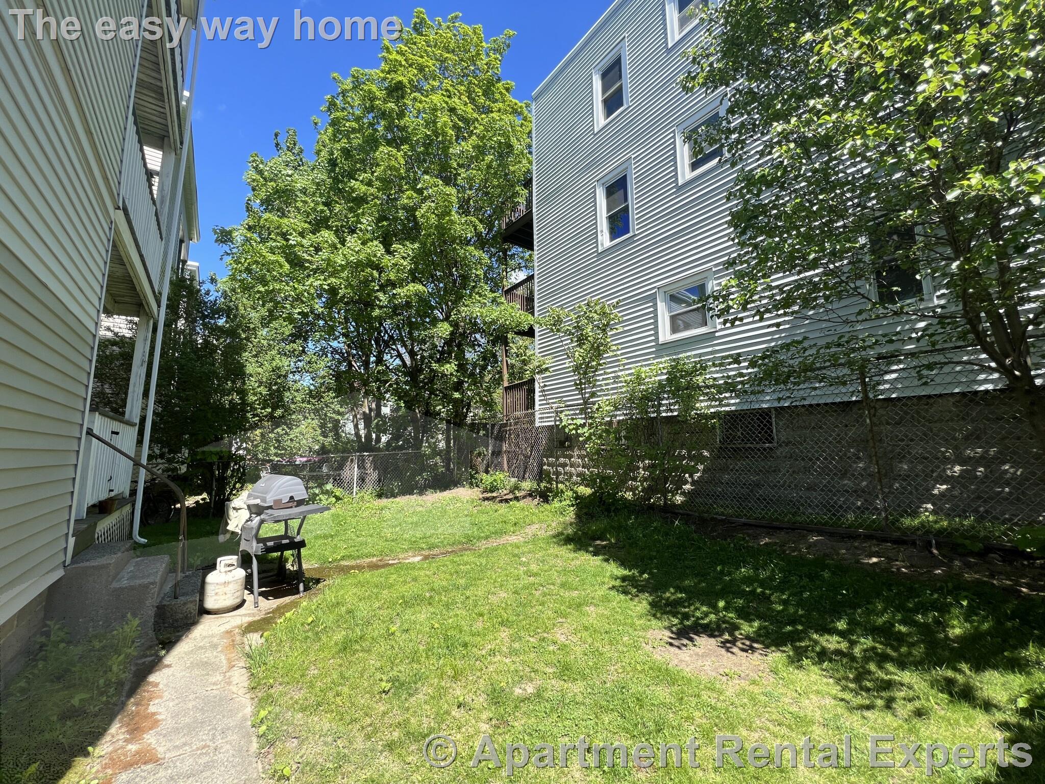 16-18 Silvey Pl, Porter Square