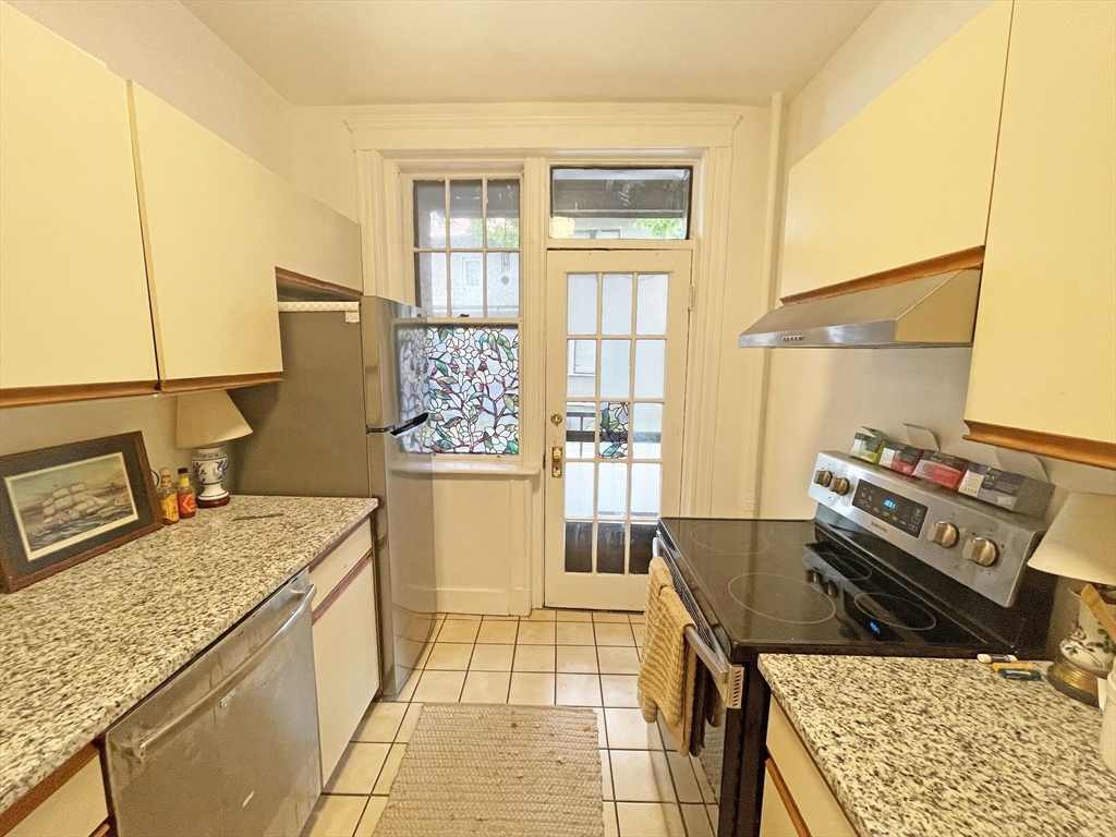 155 Strathmore Rd, Brighton