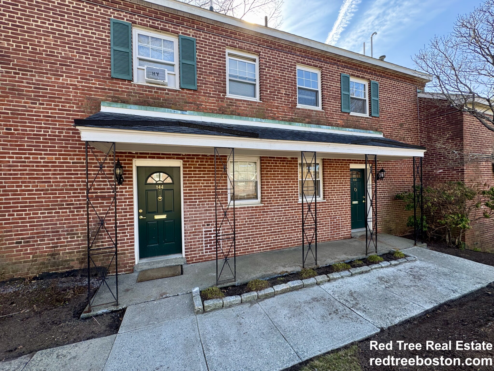 146 Independence Dr, Chestnut Hill