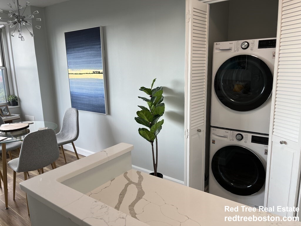 151 Tremont St, Midtown