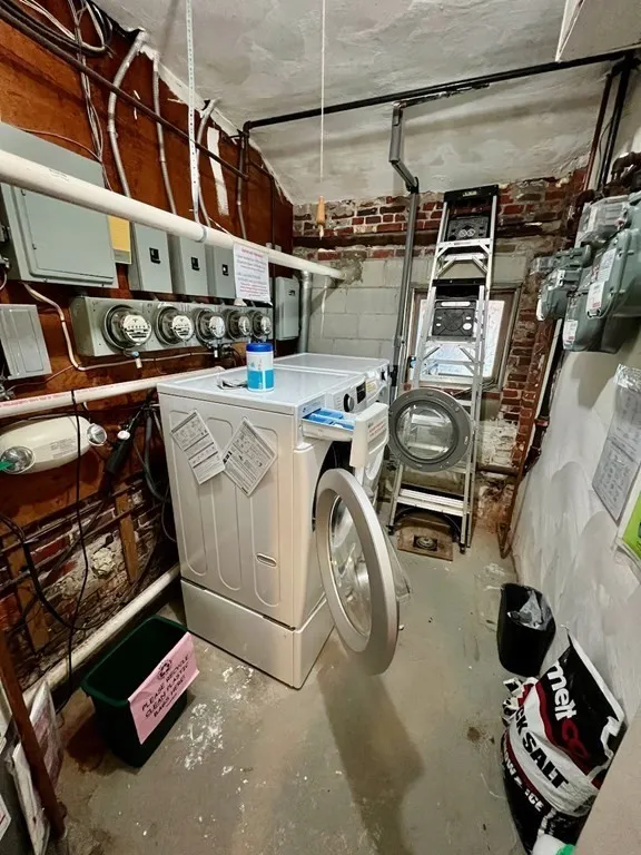 66 Telegraph St, South Boston