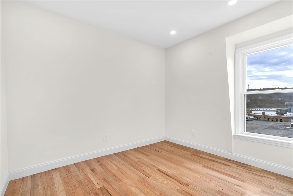 23 Pleasant St, Fitchburg