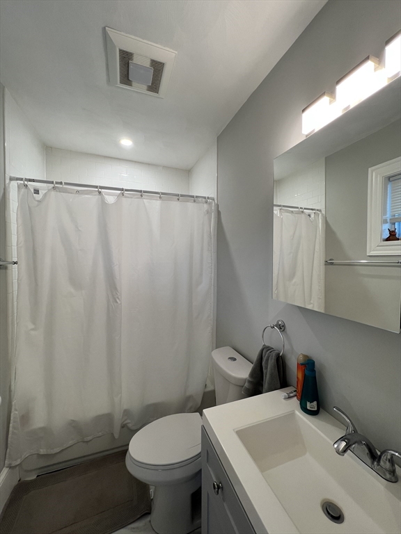 4 bed, 2 bath apartment for rent at 307 Highland Ave Unit 3A, Powder House Square — photo 2 of 28