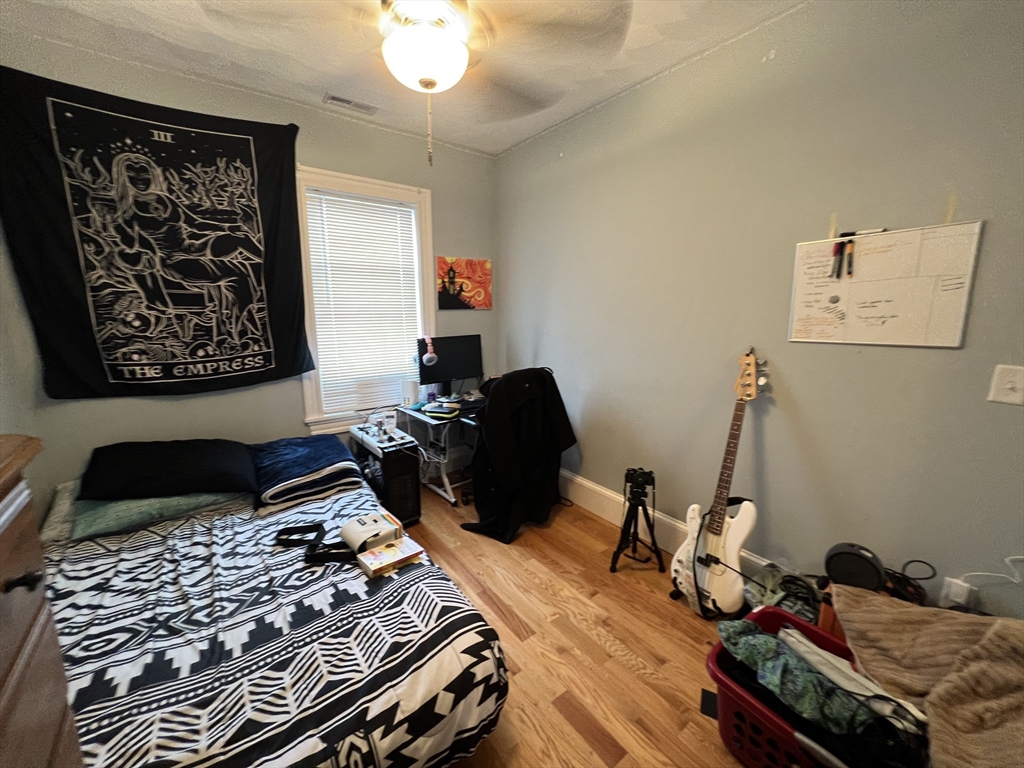 4 bed, 2 bath apartment for rent at 307 Highland Ave Unit 3A, Powder House Square — photo 8 of 28