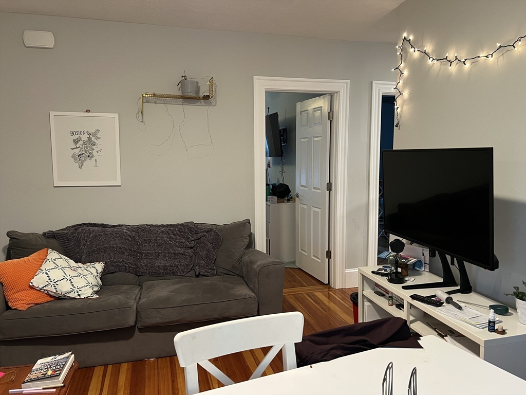 4 bed, 2 bath apartment for rent at 307 Highland Ave Unit 3A, Powder House Square — photo 12 of 28