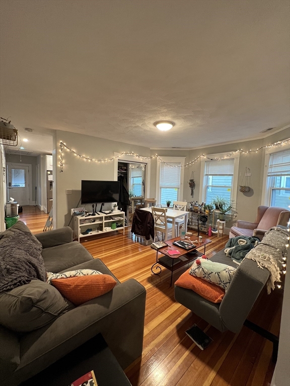 4 bed, 2 bath apartment for rent at 307 Highland Ave Unit 3A, Powder House Square — photo 15 of 28