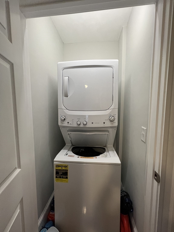 4 bed, 2 bath apartment for rent at 307 Highland Ave Unit 3A, Powder House Square — photo 17 of 28