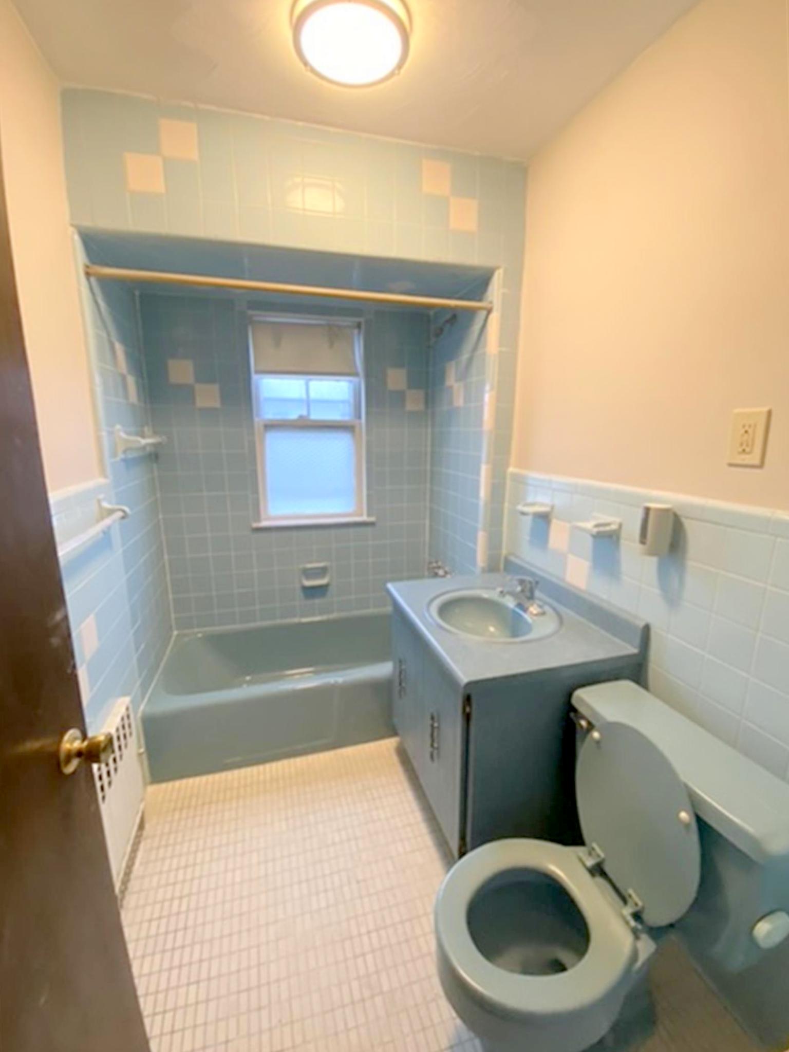 2.5 bed, 1 bath apartment for rent at 11 Goldsmith Ave Unit 11, Medford — photo 9 of 12