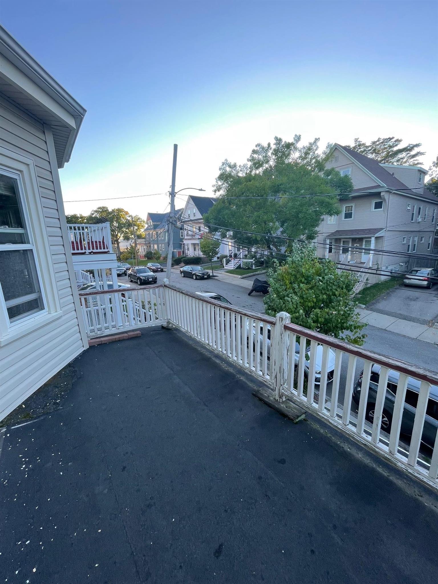 4 bed, 1 bath apartment for rent at 19 Lovell St Unit 2A, Teele Square — photo 3 of 18