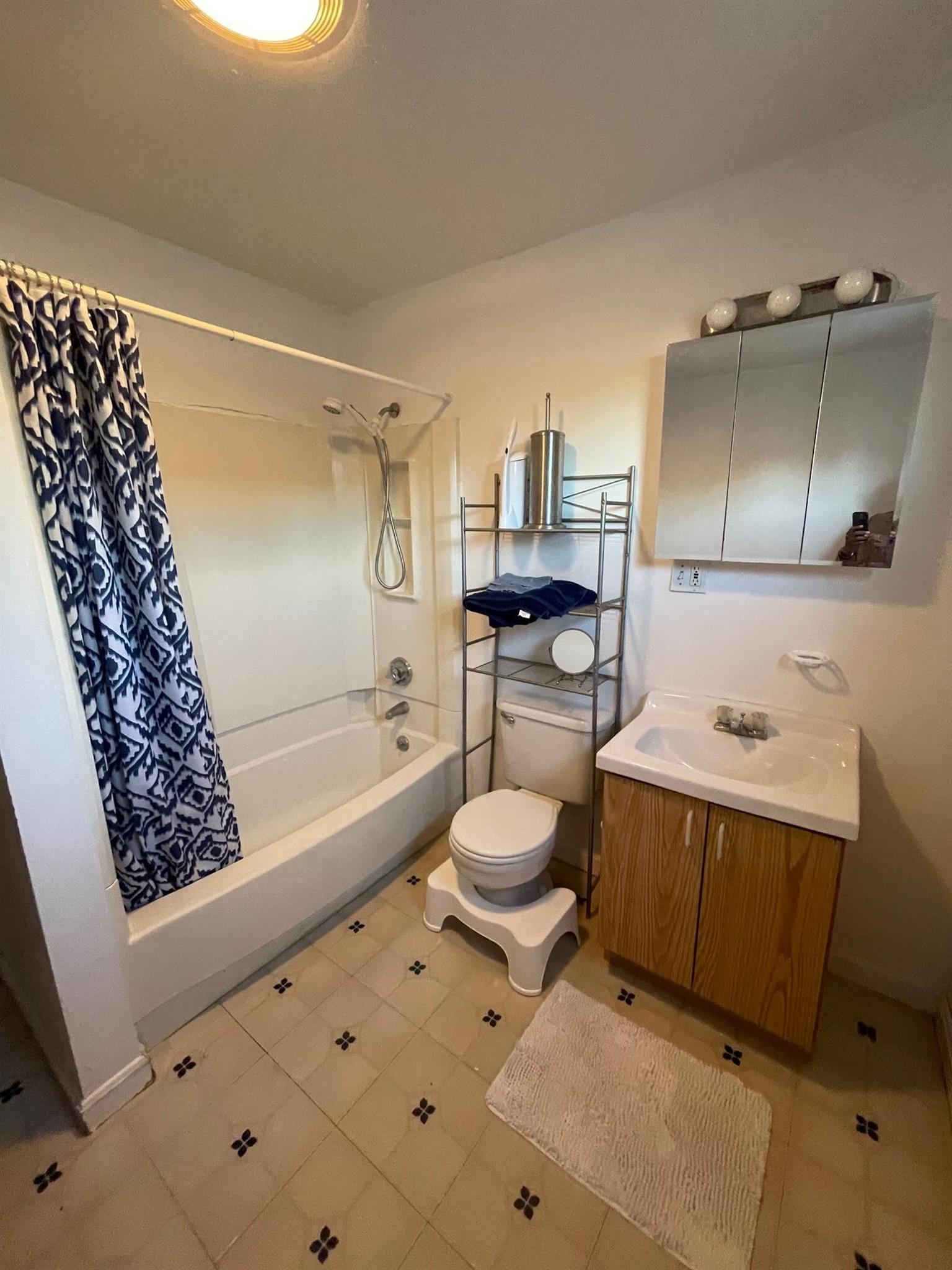 4 bed, 1 bath apartment for rent at 19 Lovell St Unit 2A, Teele Square — photo 12 of 18
