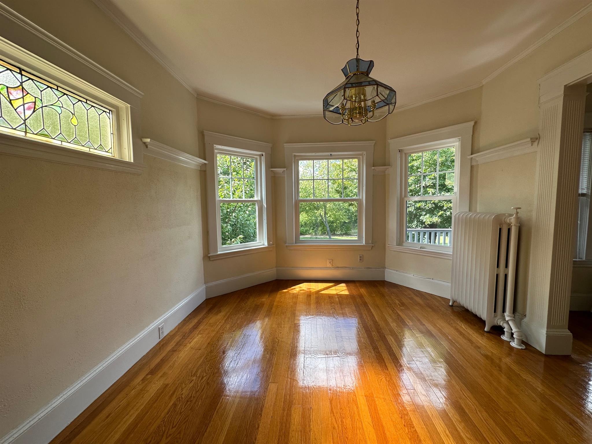 2 bed, 1 bath apartment for rent at 1516 Mystic Valley Pkwy Unit 1, Medford — photo 2 of 18