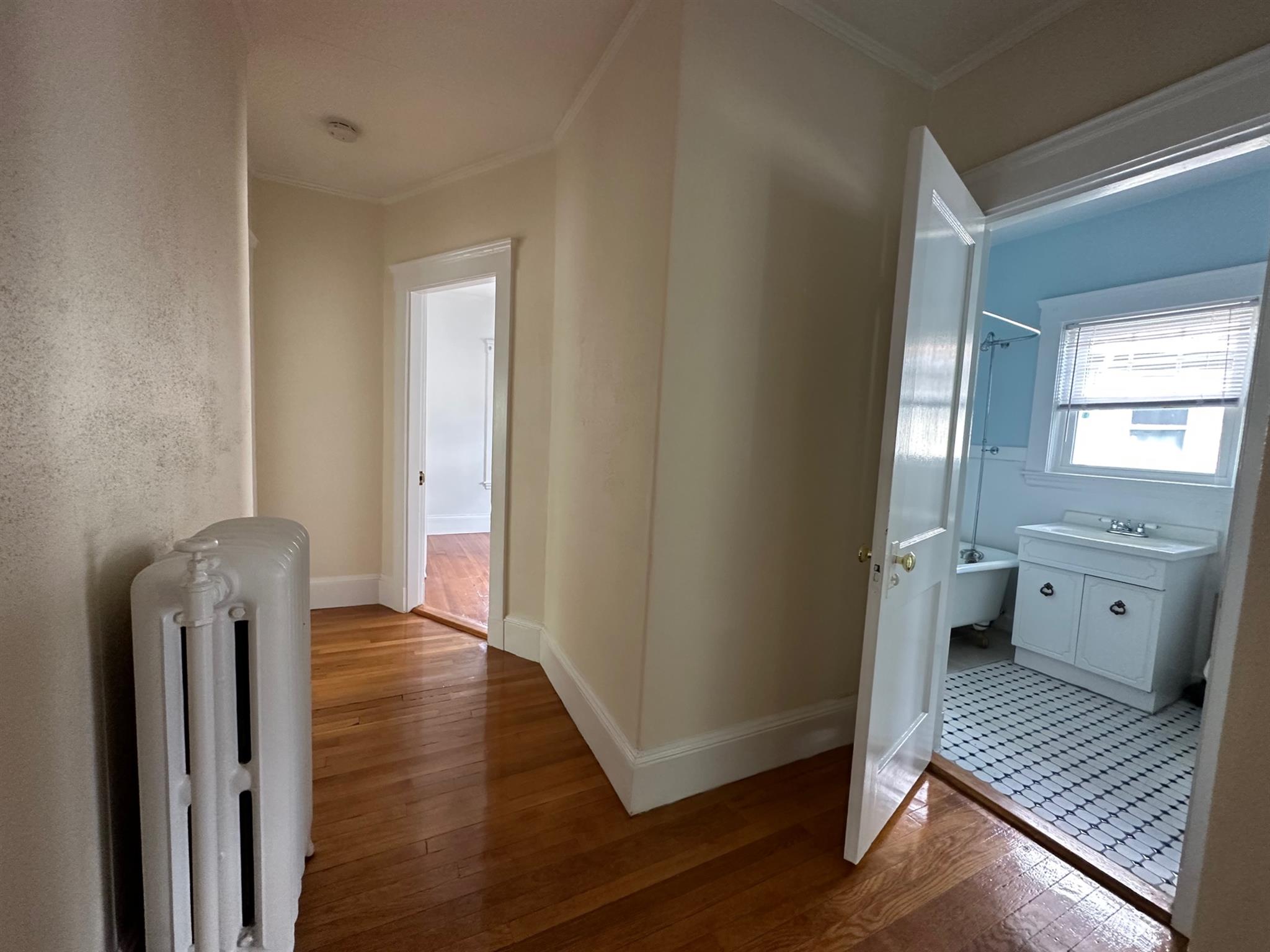 2 bed, 1 bath apartment for rent at 1516 Mystic Valley Pkwy Unit 1, Medford — photo 4 of 18