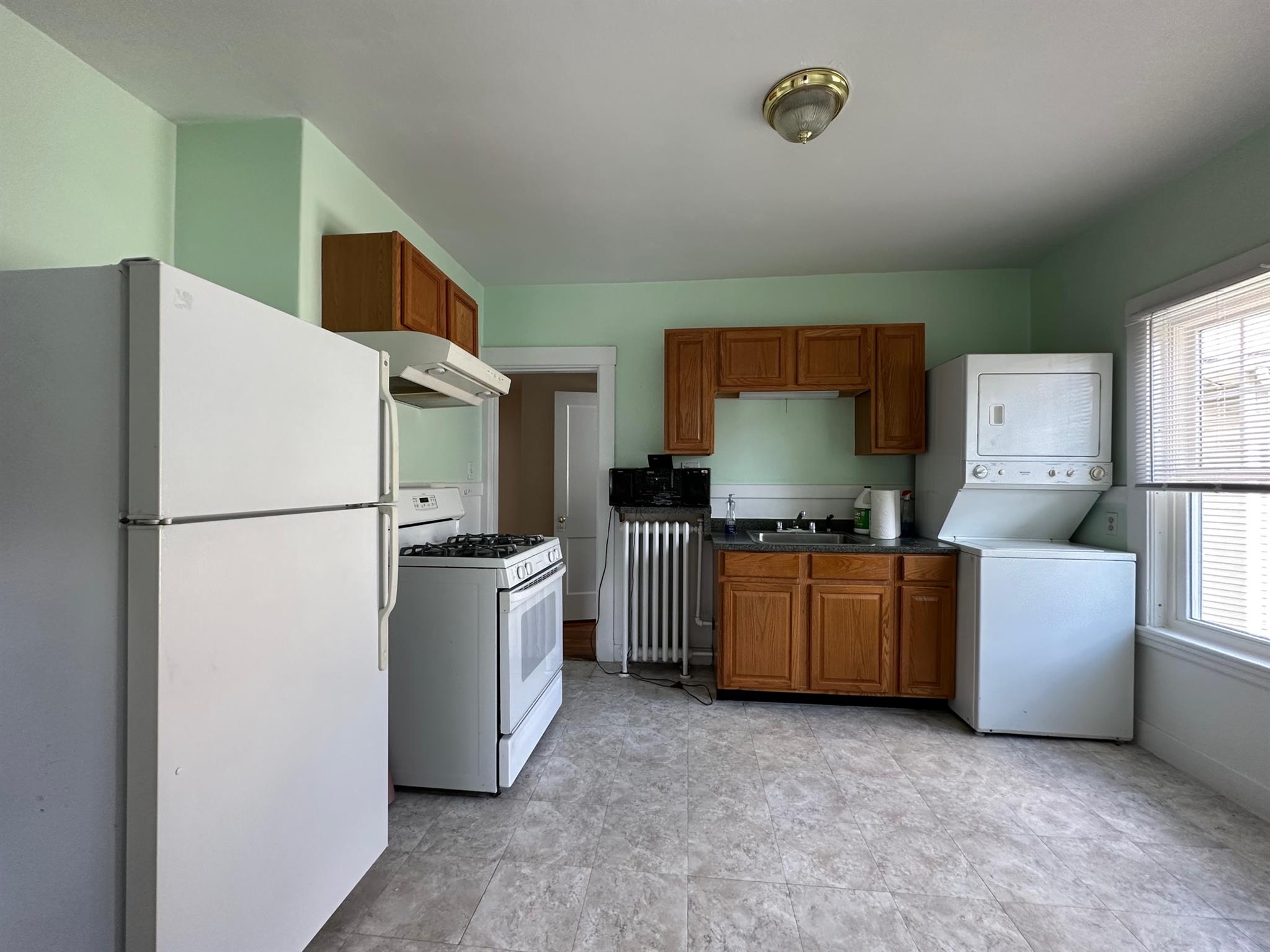 2 bed, 1 bath apartment for rent at 1516 Mystic Valley Pkwy Unit 1, Medford — photo 6 of 18