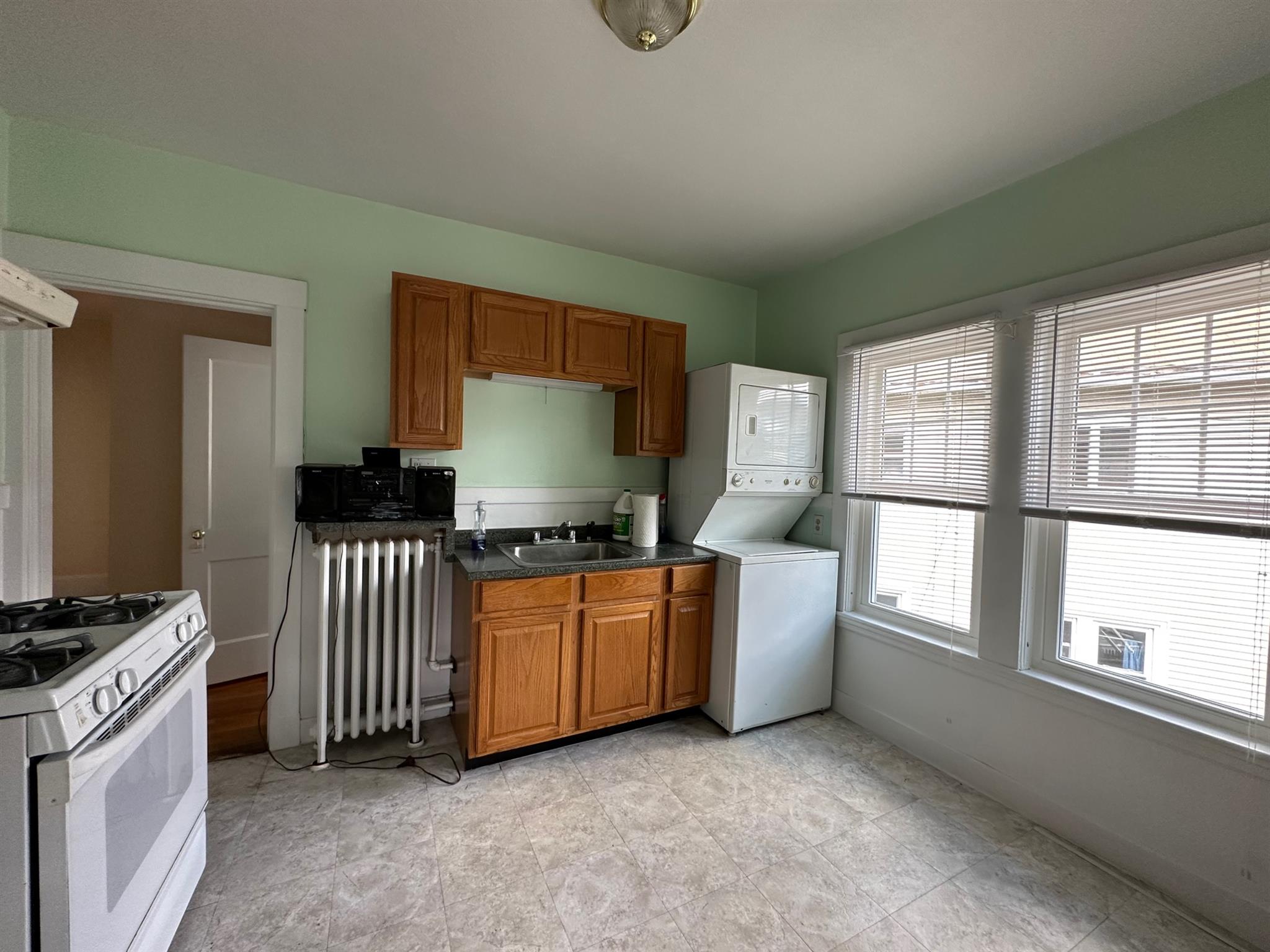 2 bed, 1 bath apartment for rent at 1516 Mystic Valley Pkwy Unit 1, Medford — photo 7 of 18