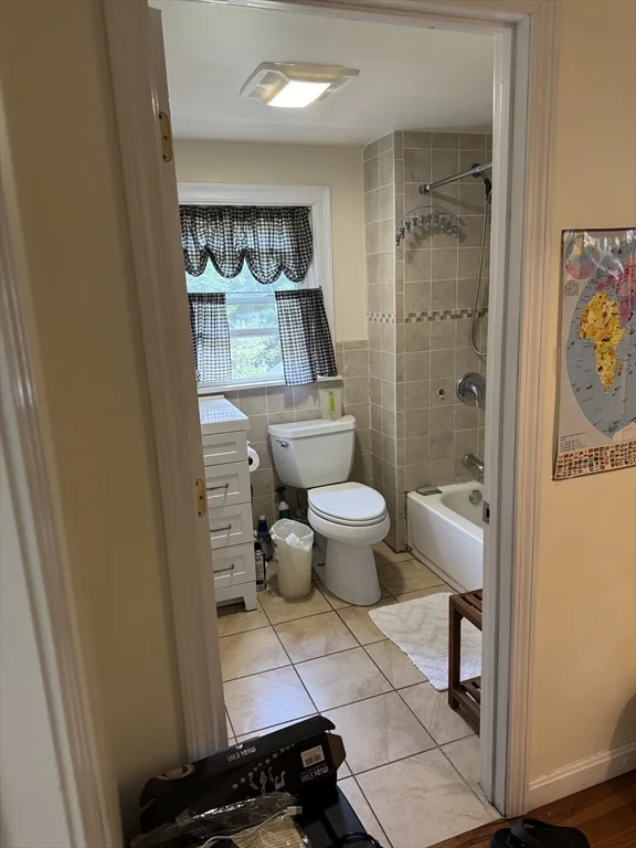 8 Heritage Rd, Pelham