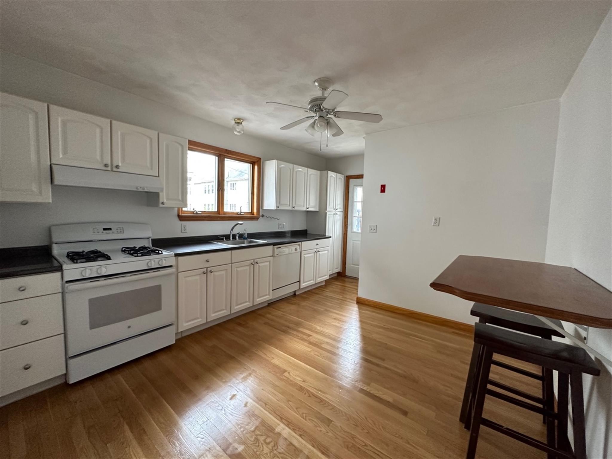 2 bed, 1 bath apartment for rent at 306 Fellsway Unit 1, Medford — photo 14 of 15