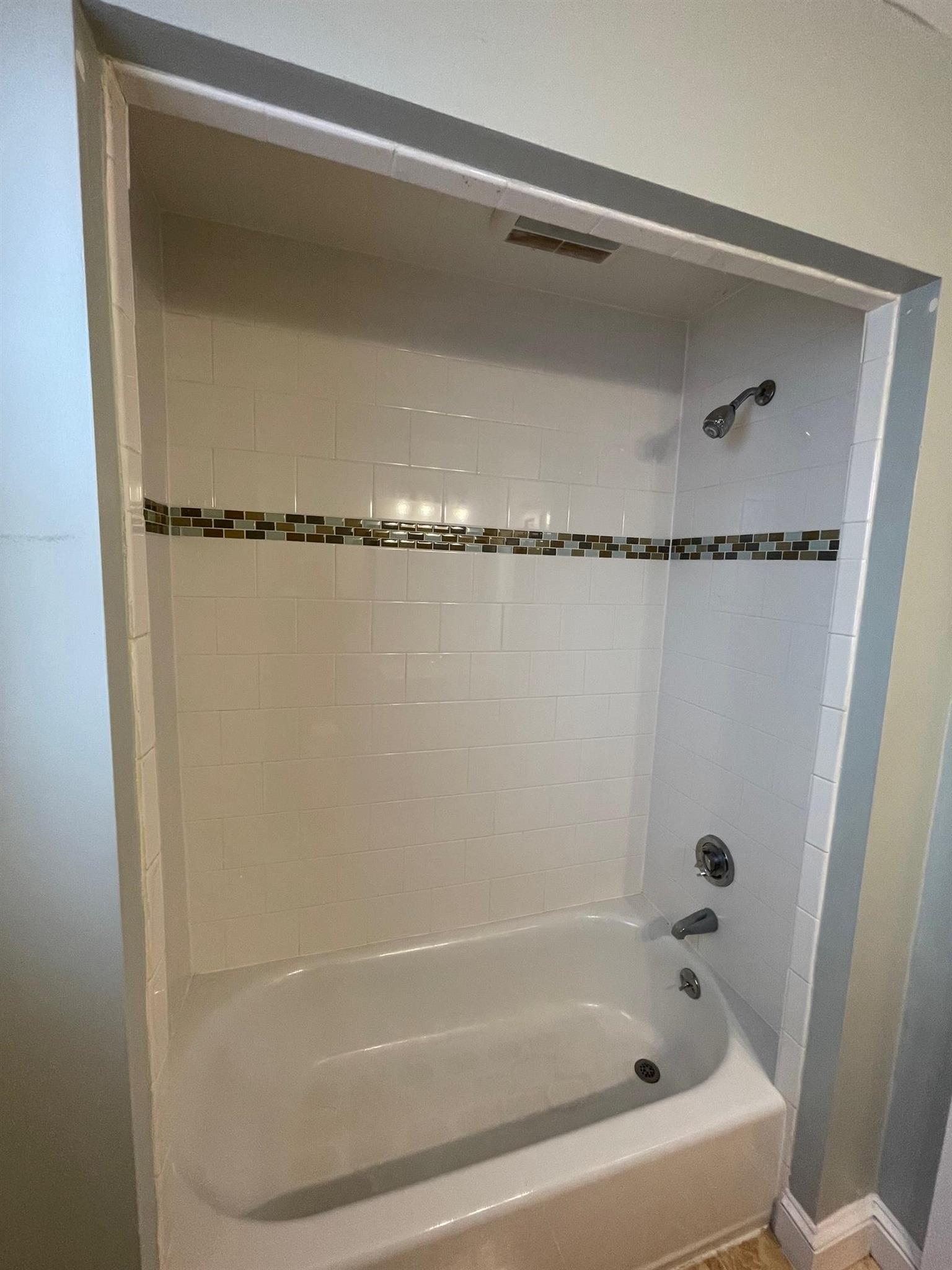 2 bed, 1 bath apartment for rent at 11 Prescott St Unit 1, Union Square — photo 6 of 18