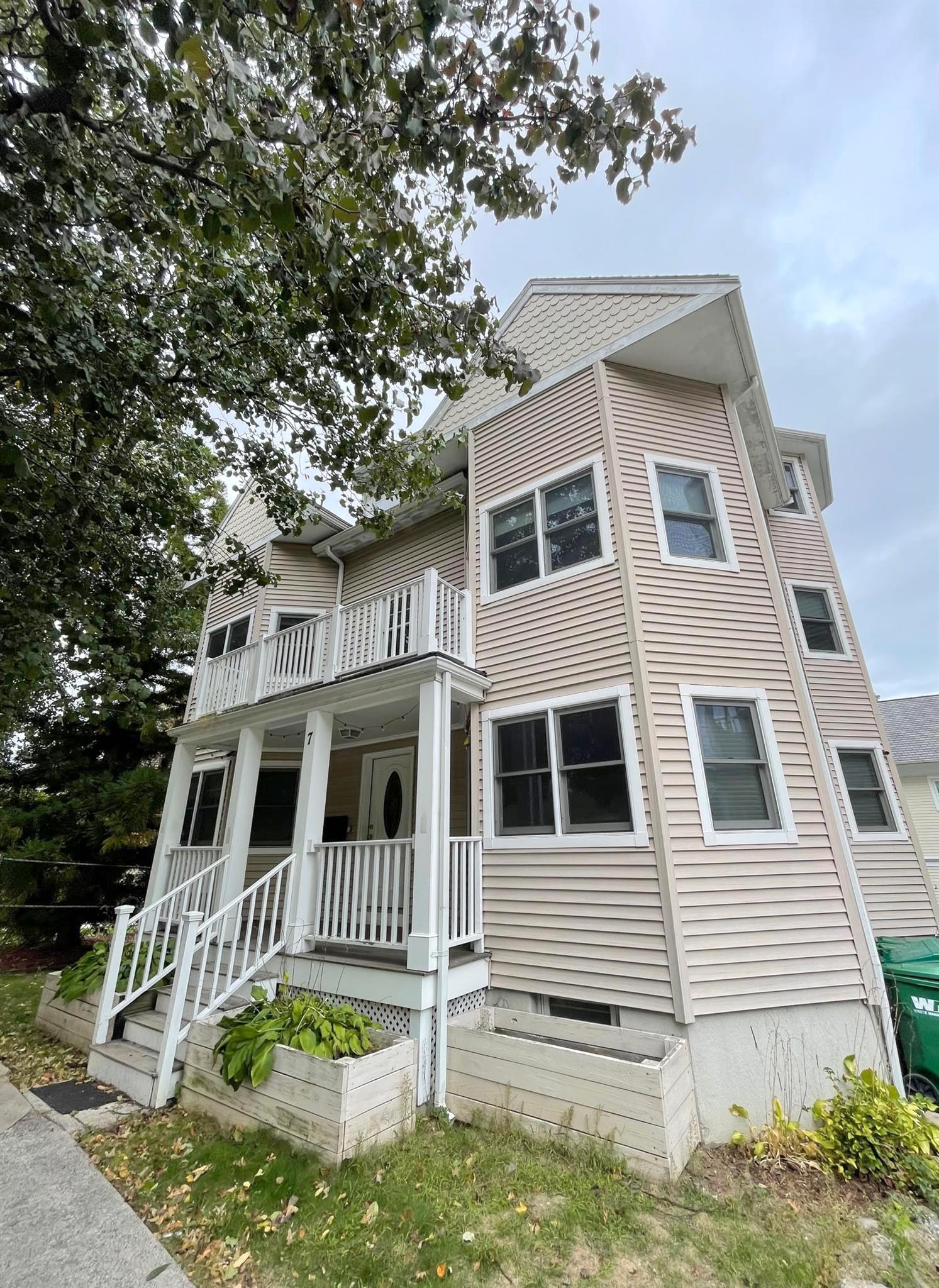 2.5 bed, 1 bath apartment for rent at 5 Capen St Unit 1, Medford — photo 15 of 15