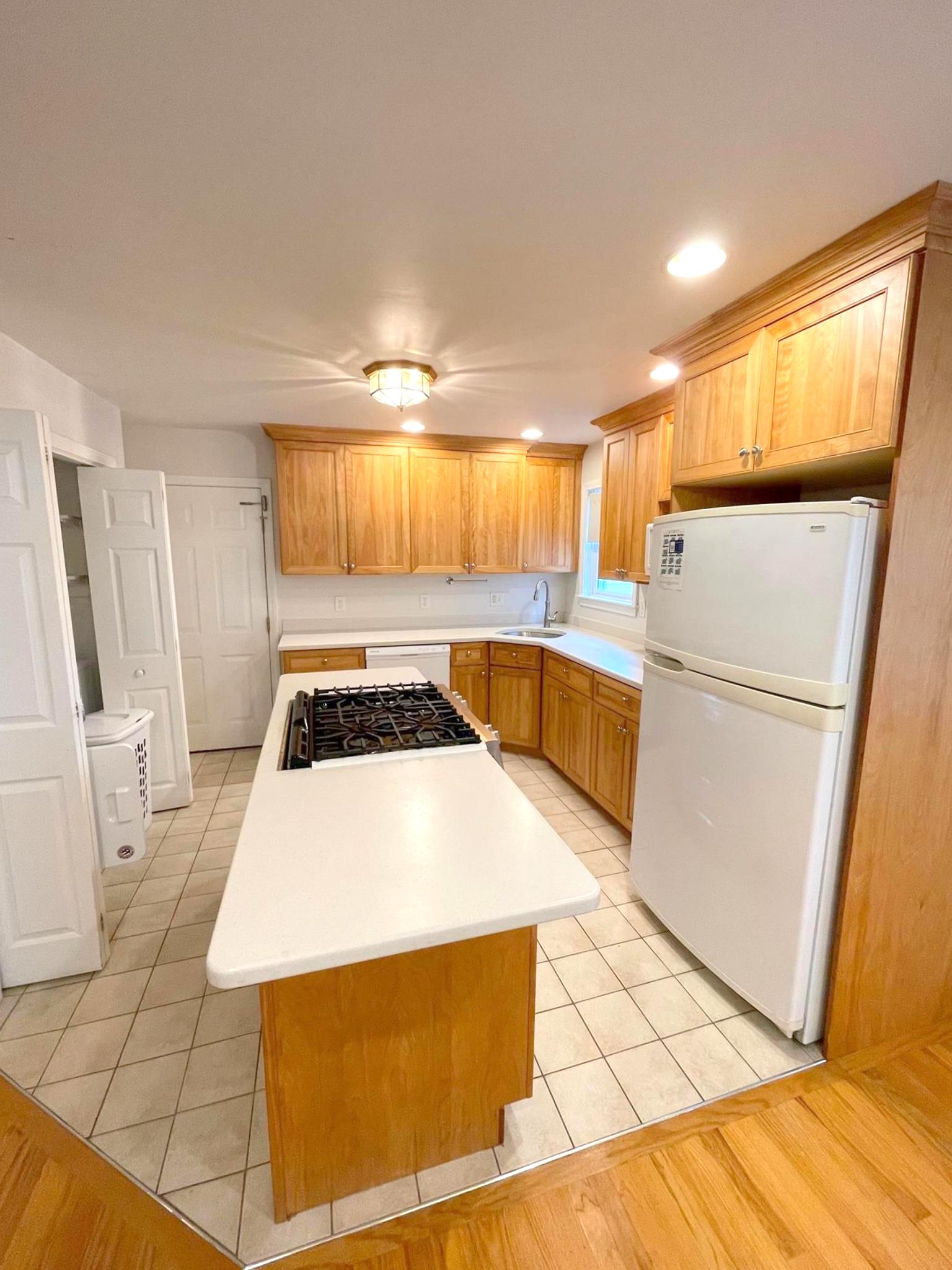 2.5 bed, 1 bath apartment for rent at 5 Capen St Unit 1, Medford — photo 1 of 15