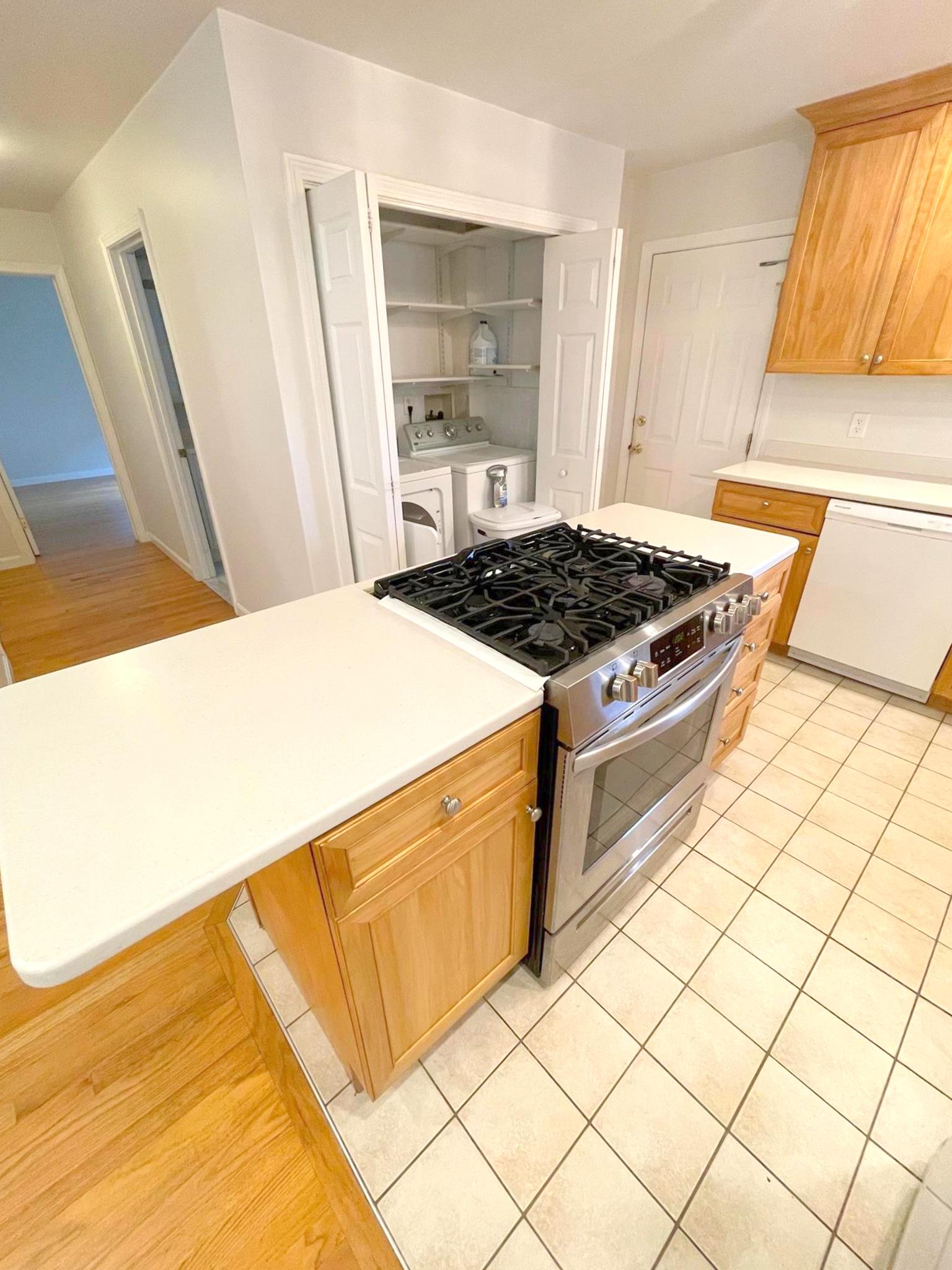 2.5 bed, 1 bath apartment for rent at 5 Capen St Unit 1, Medford — photo 2 of 15