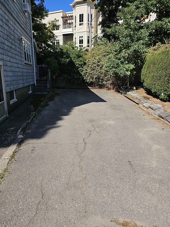 663 Hammond St, Chestnut Hill