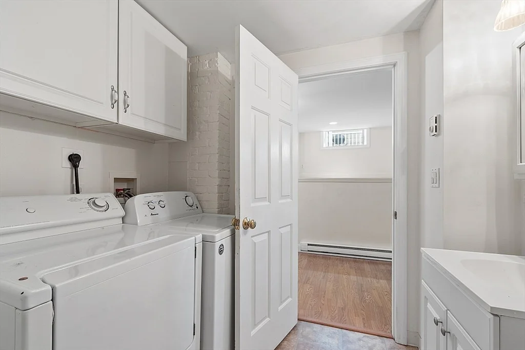 61 Western Ave, Gloucester