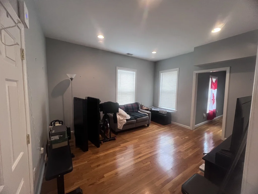 6 Arcadia St, Jamaica Plain