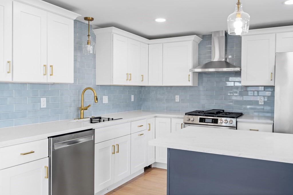 228 Bellingham Ave, Revere