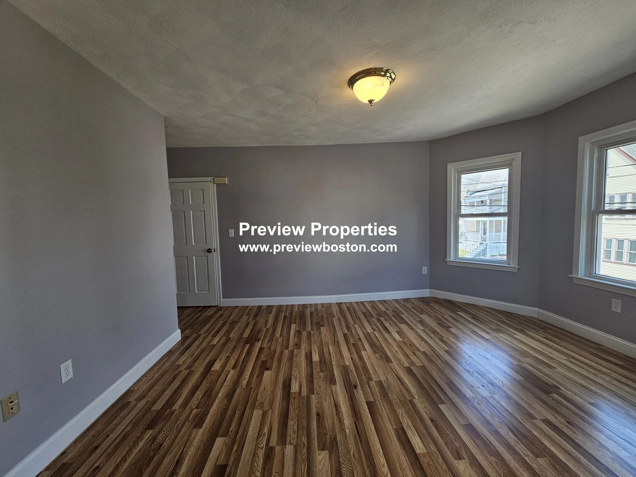 33 Linden St, Everett