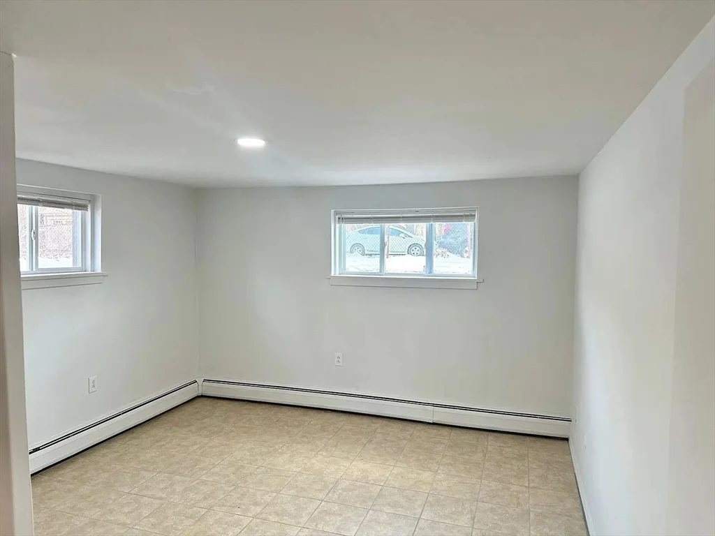 21 Maplewood St, West Roxbury