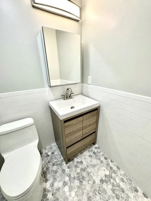 61 Gates St, South Boston