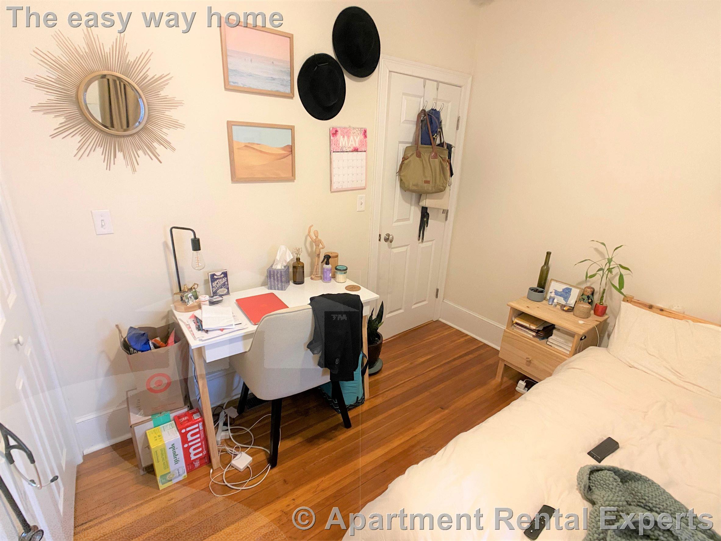 23 Willard Ave, Tufts